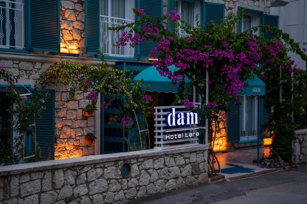 Yazar Lara Hotel