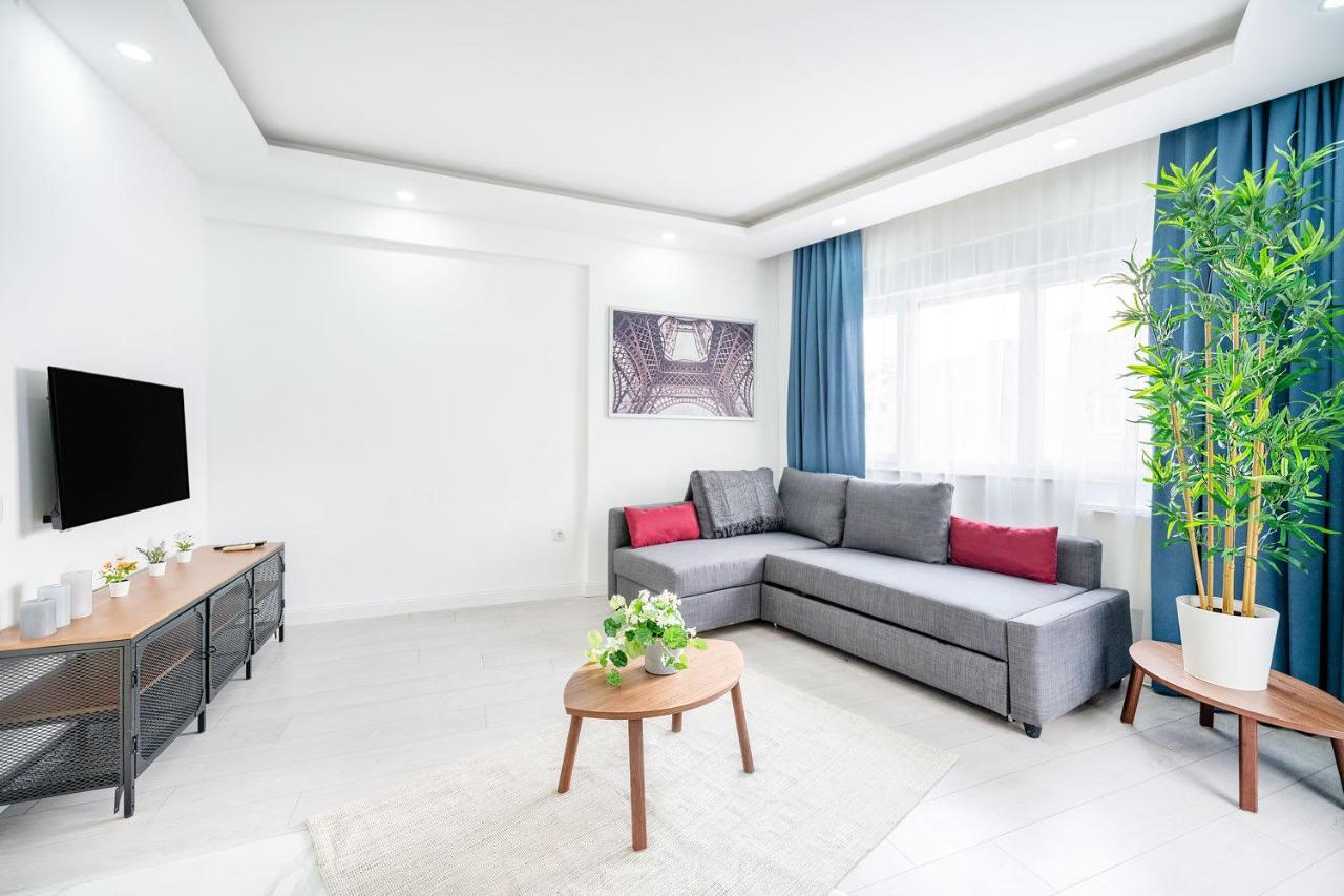 Apartment Missafir Distinguished, Central And Modern Flat With Balcony Near Beach In Muratpasa, Antalya