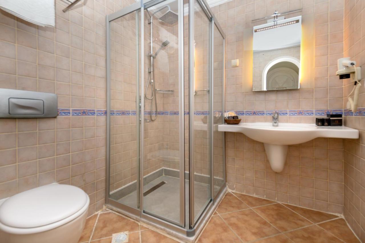 Hotel Adalya Port 4*