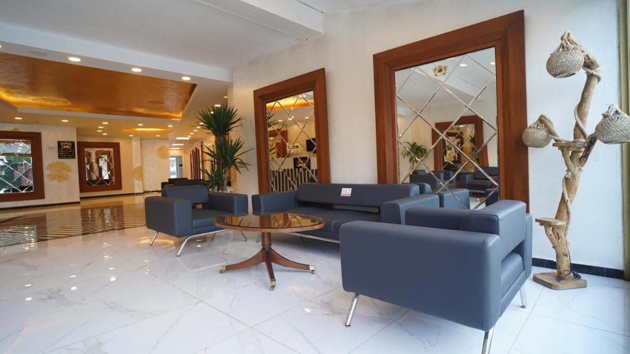 Hotel Grand Niki &