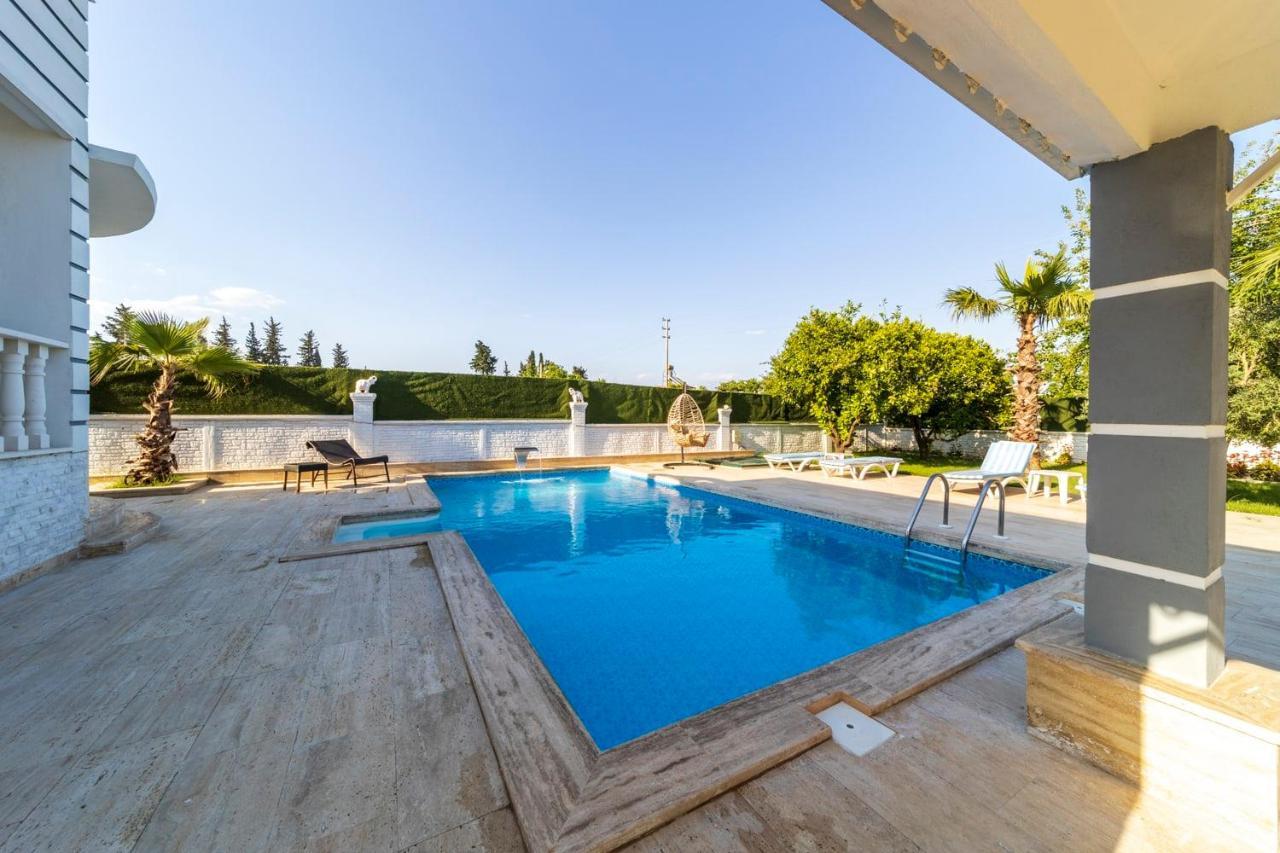 Villa Marvelous With Private Pool In Muratpasa