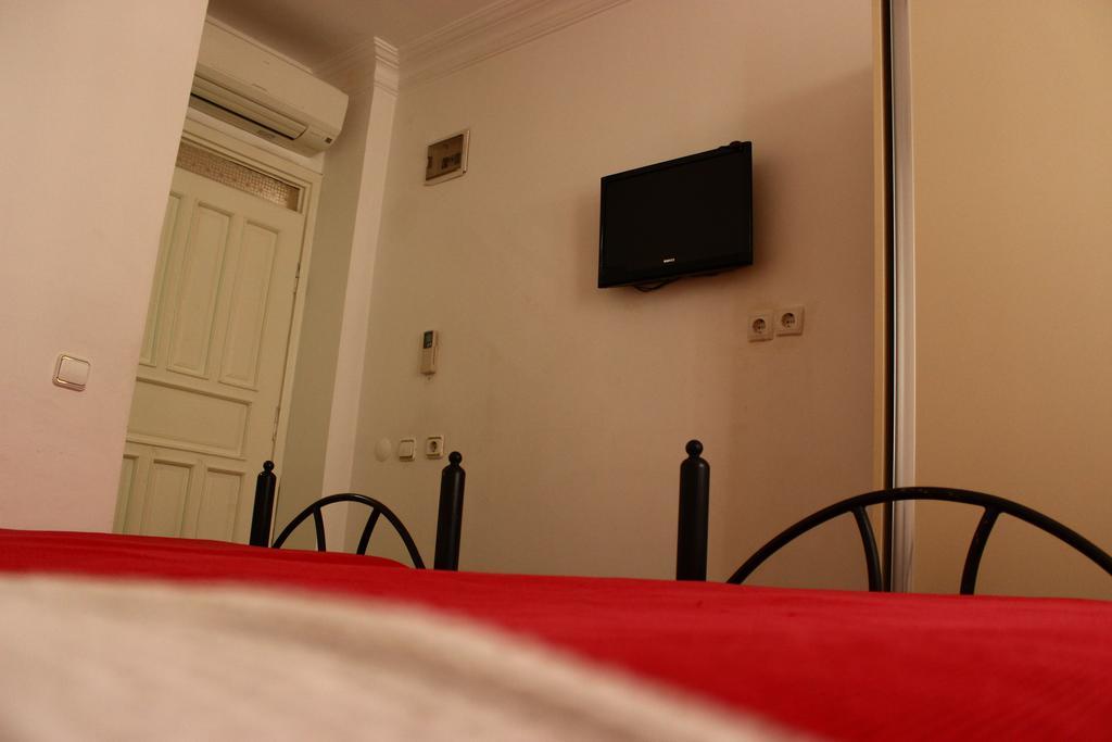 Zurich Hotel *