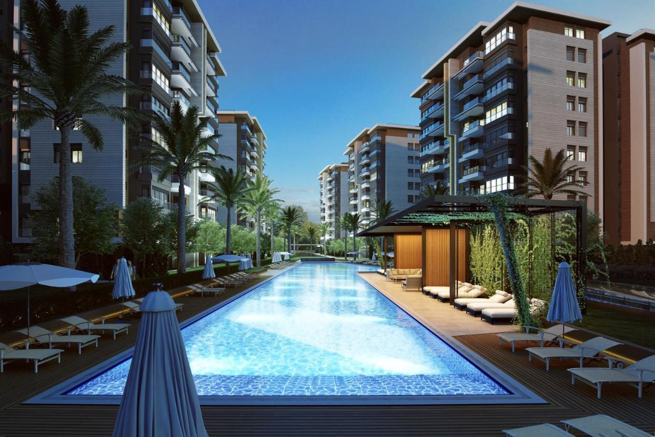 About 5 Thousand For 33 Days * Antalya