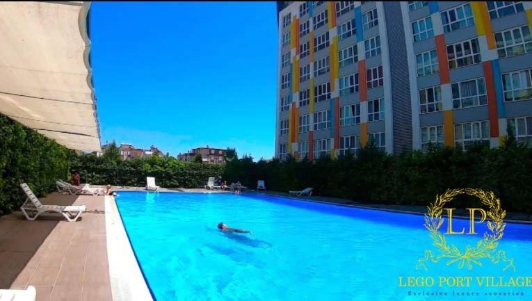 Apartment Close Airport,mall Of Shopping Center,tram Station