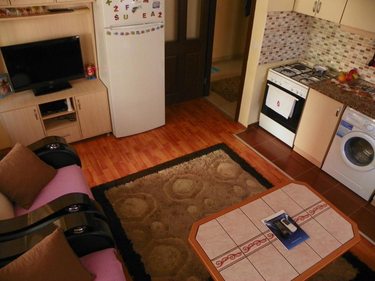 4 Persons Flat House - Cheap Homestay Sleeping Place