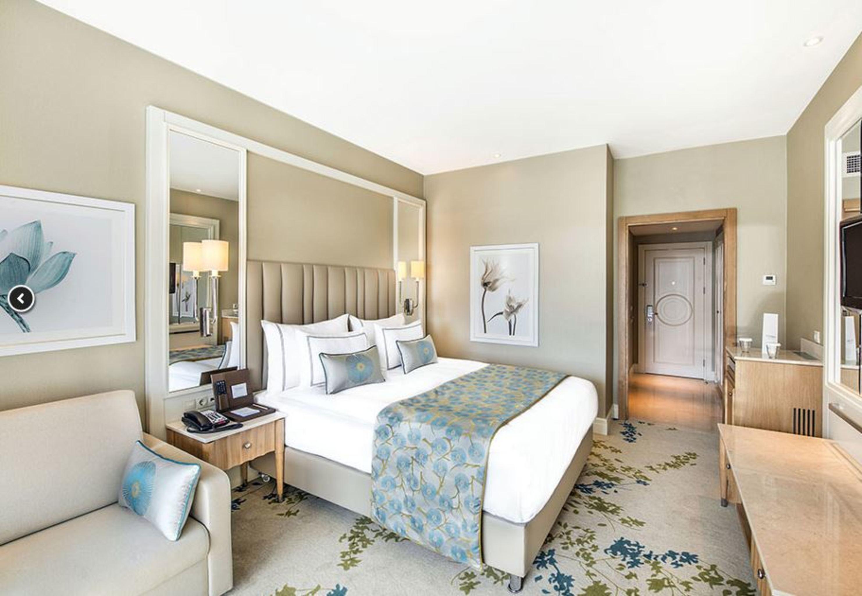 Resort Titanic Lara 5*