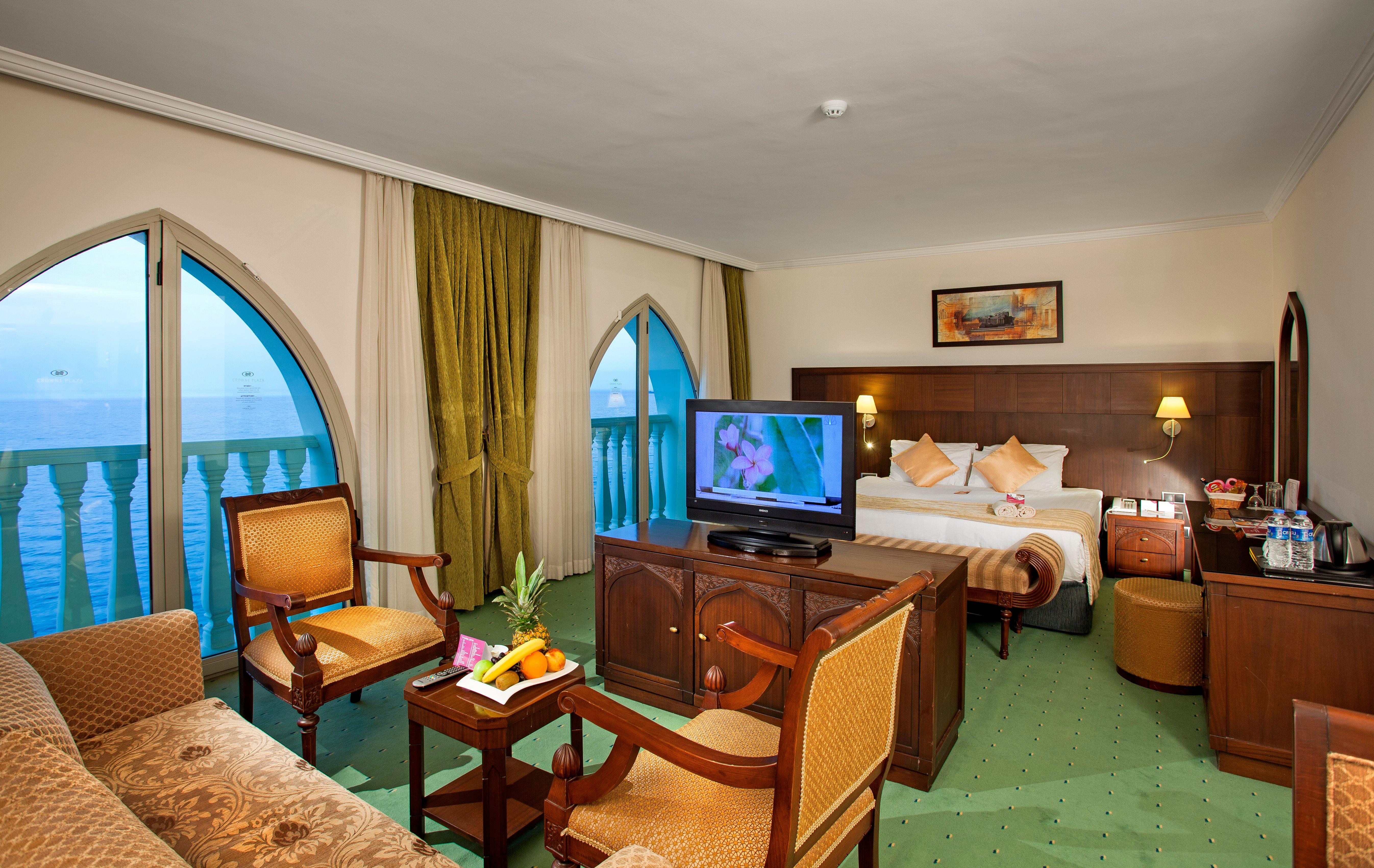 Crowne Plaza By Ihg