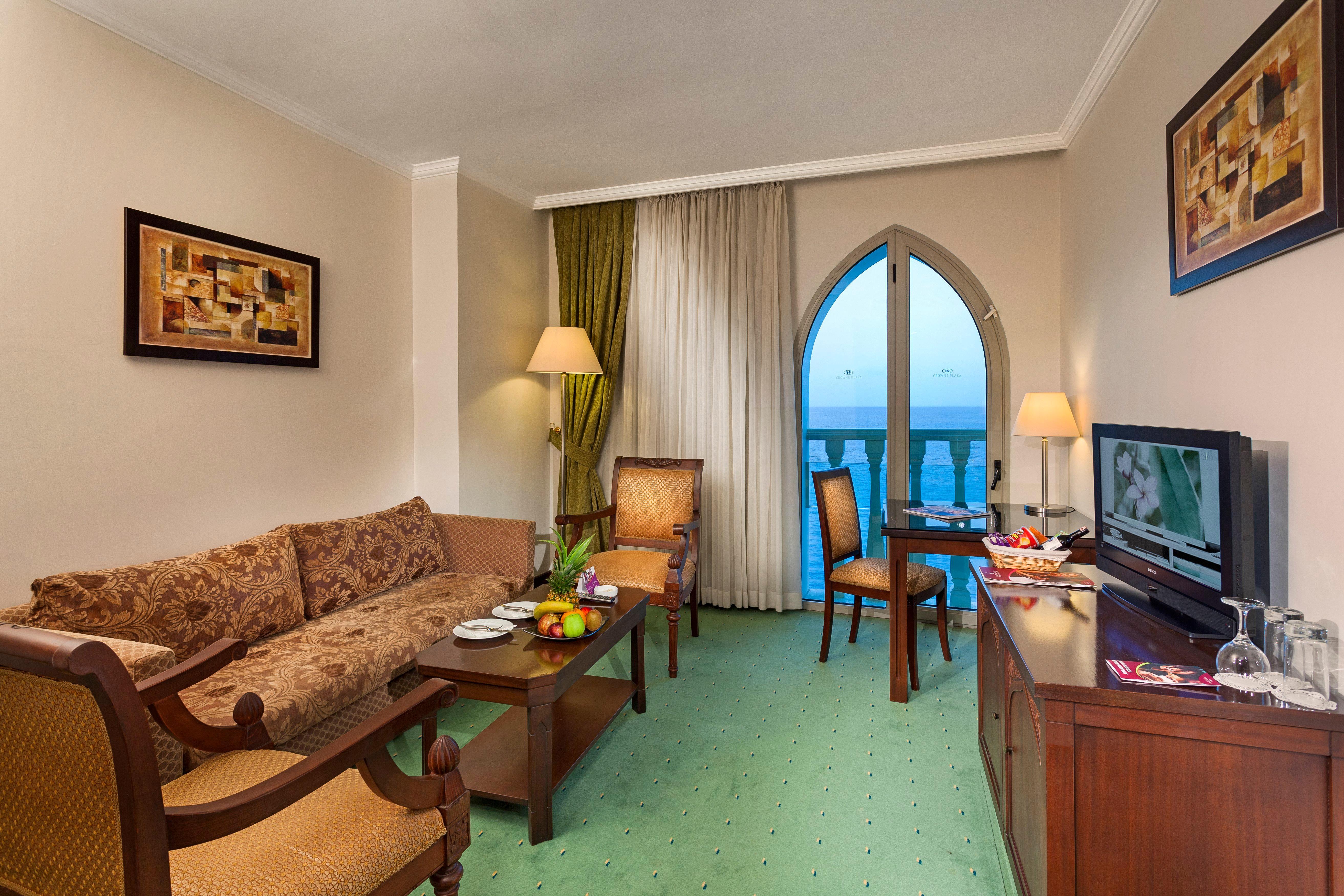 Crowne Plaza By Ihg Hotel 5*