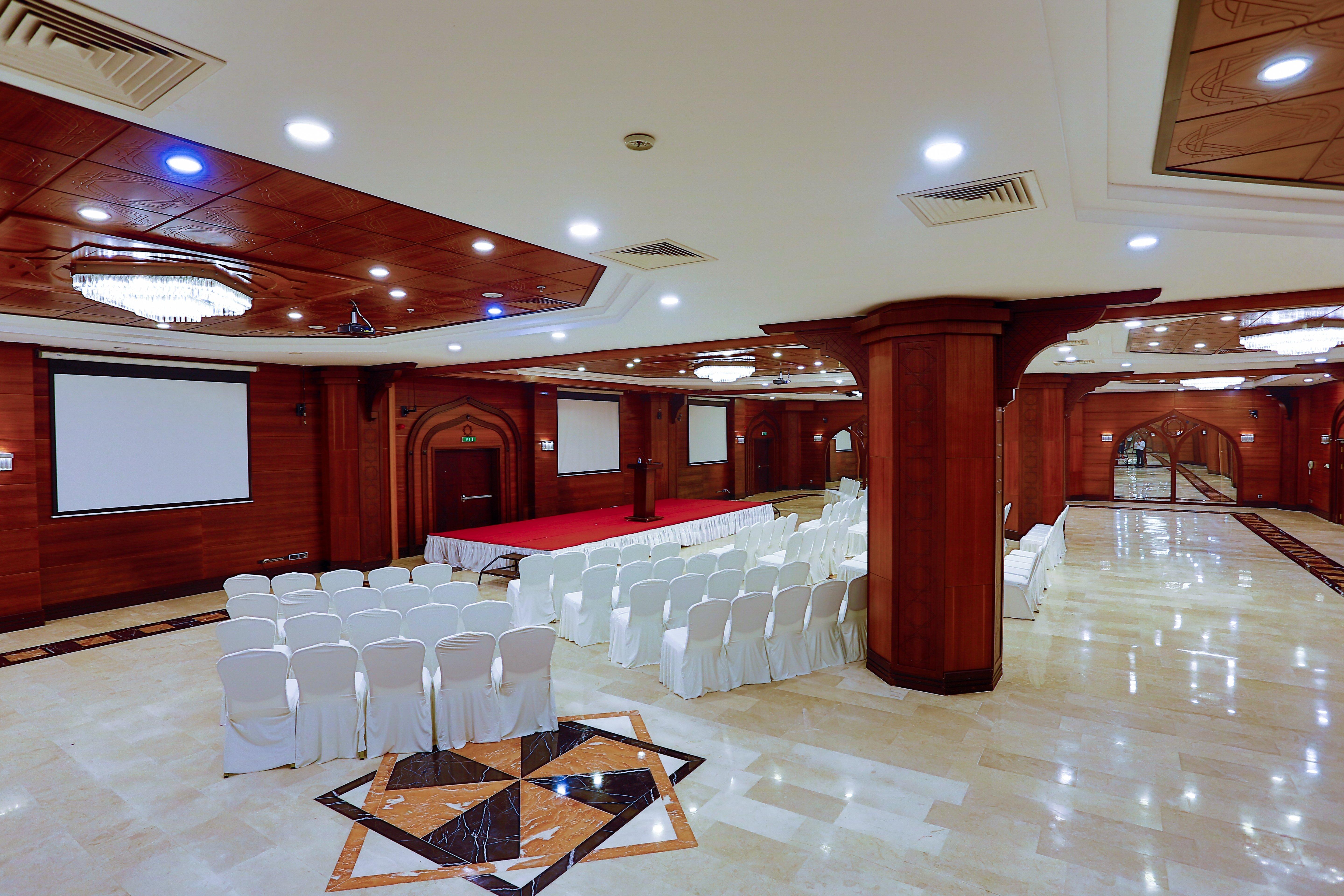 Crowne Plaza By Ihg Hotel