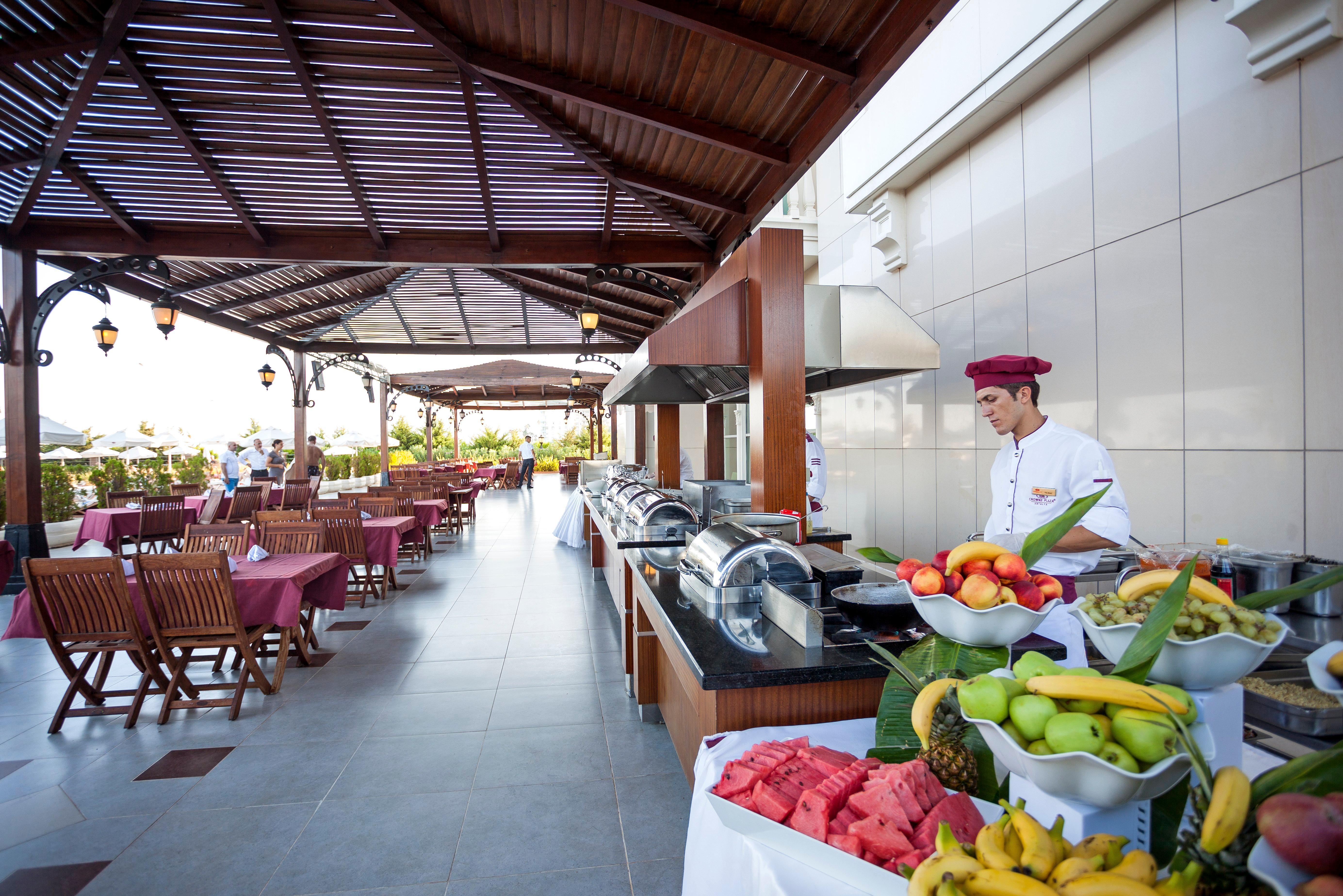 Crowne Plaza By Ihg Hotel