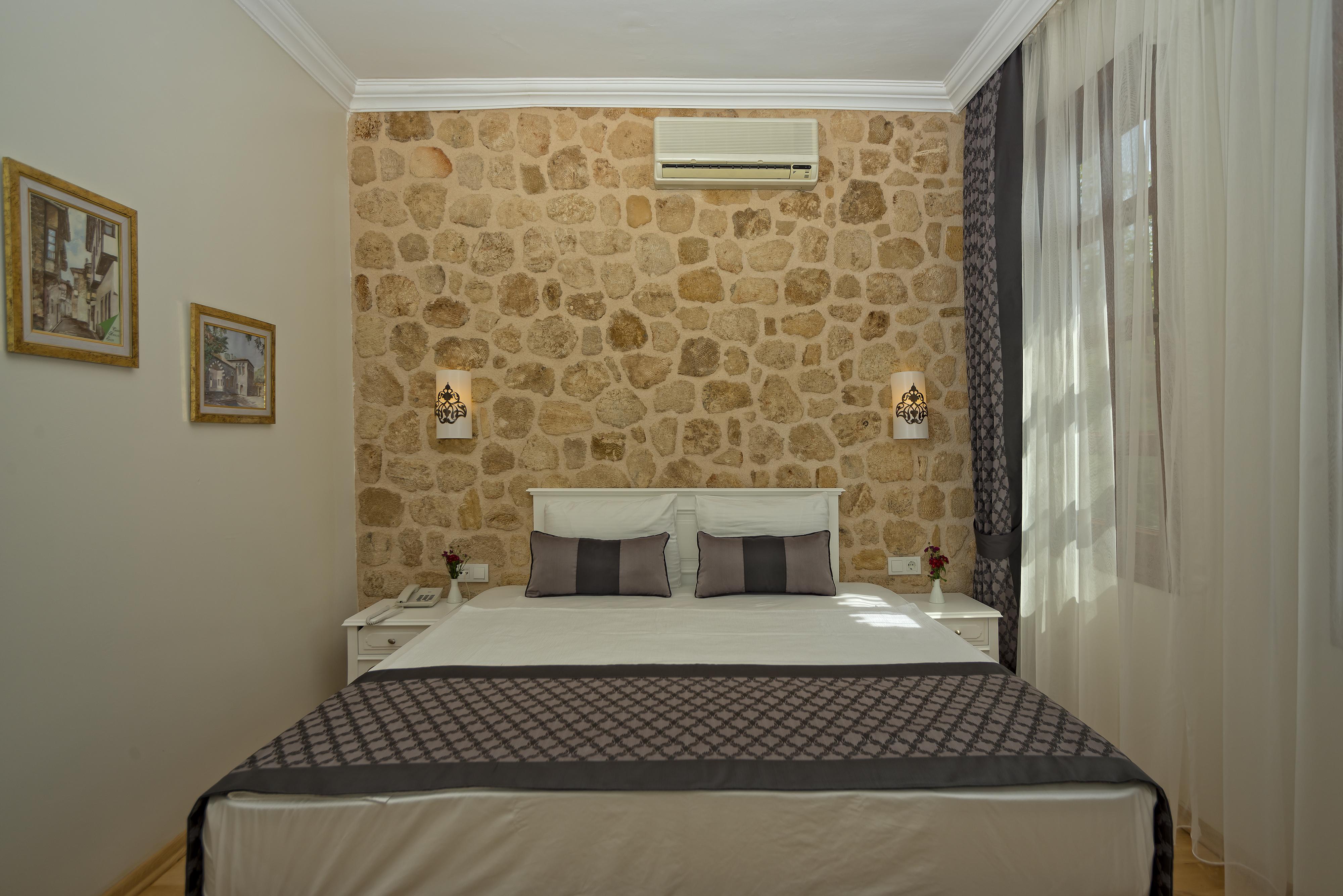 Argos Hotel 3*