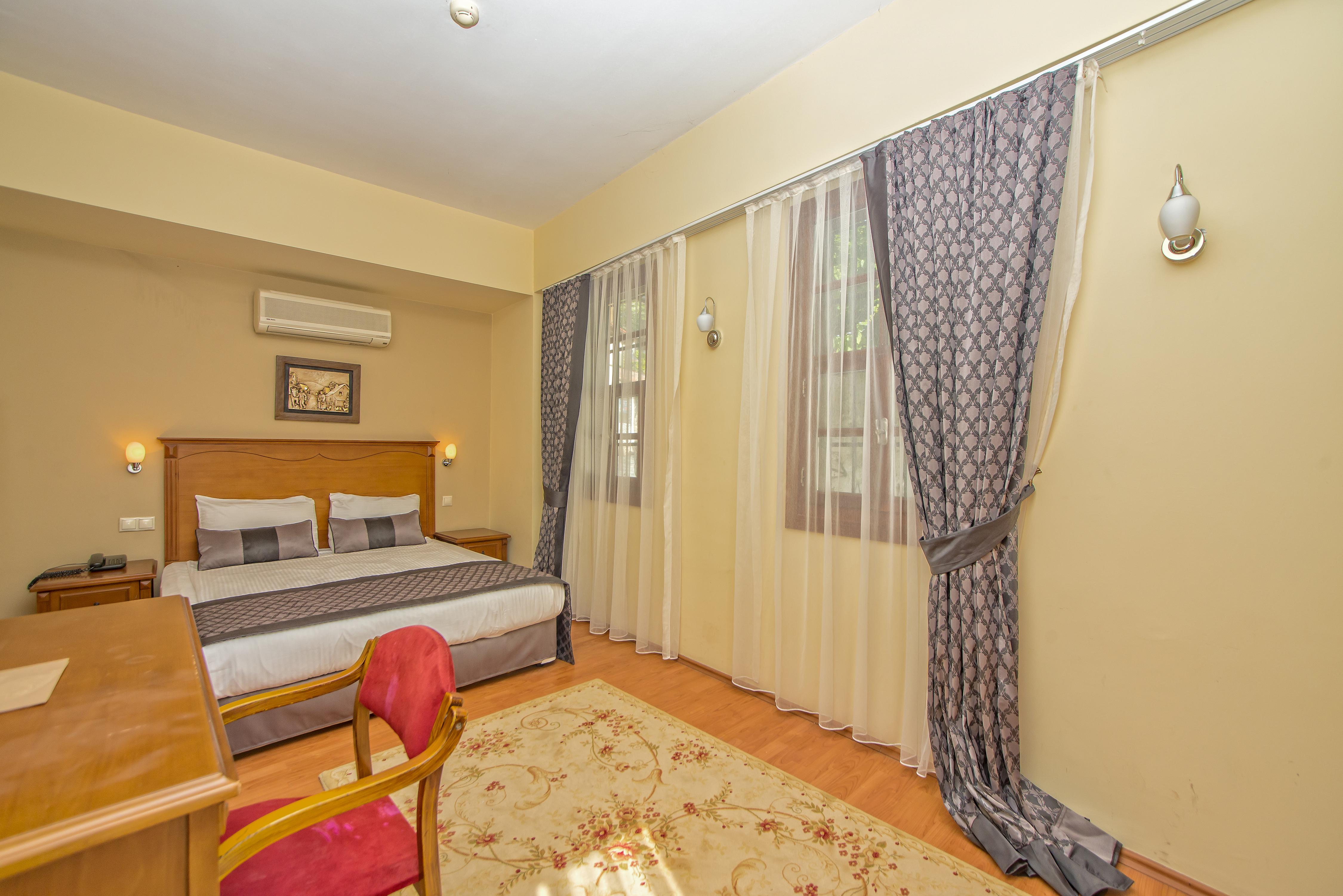 Argos Hotel 3*