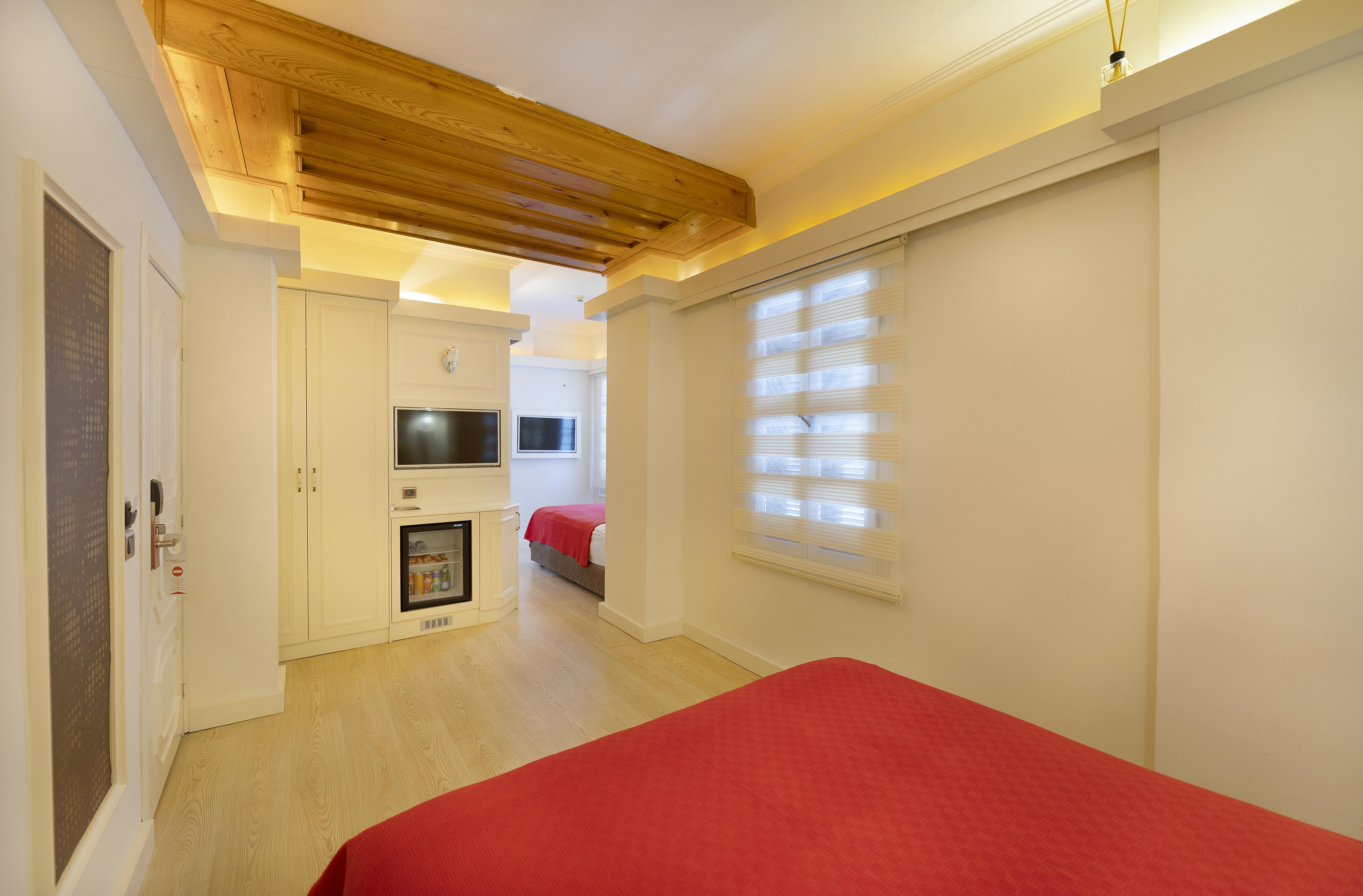 Castle Old Town Otel 3*