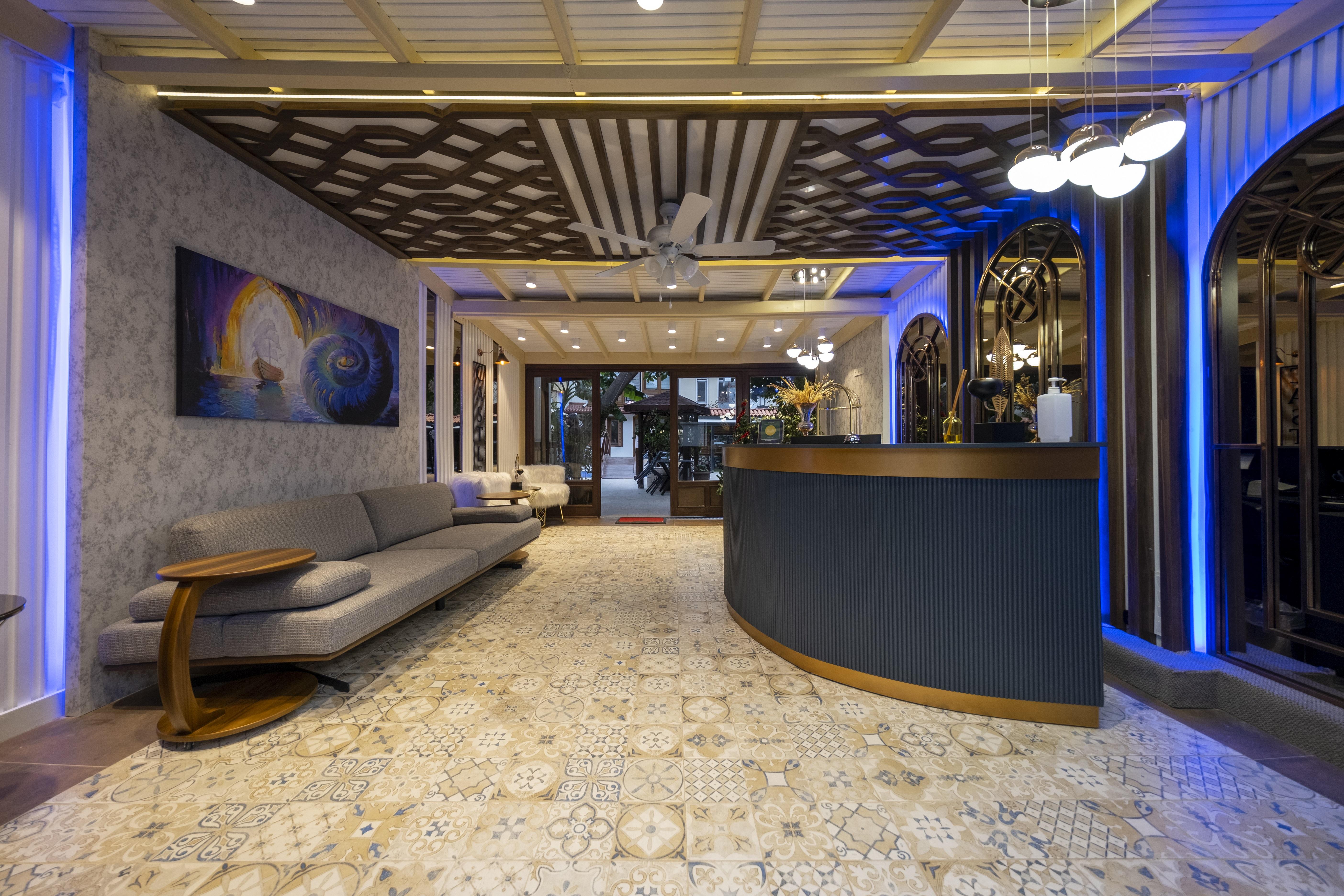 Otel Castle Old Town