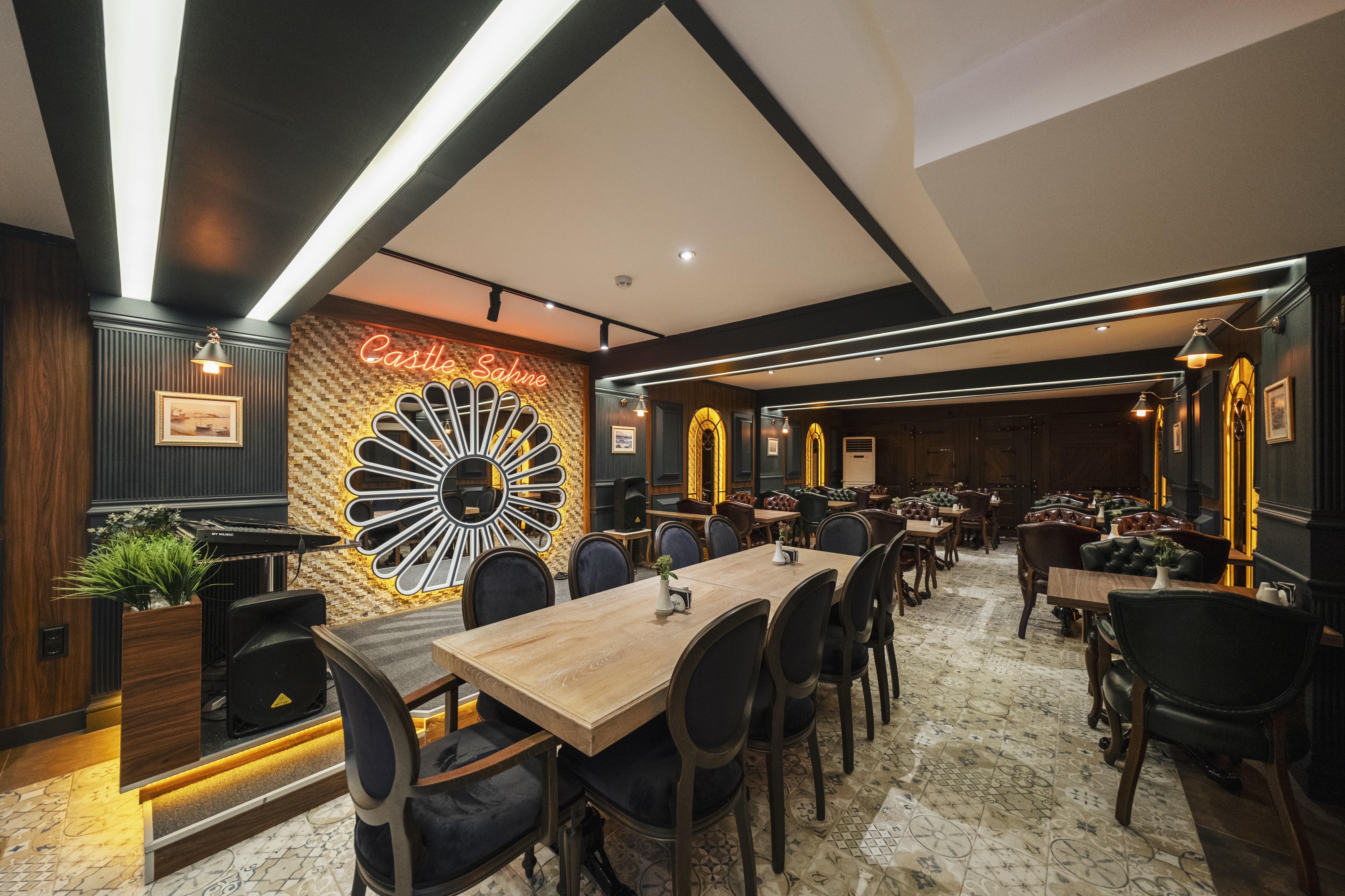 Castle Old Town Hotel 3*