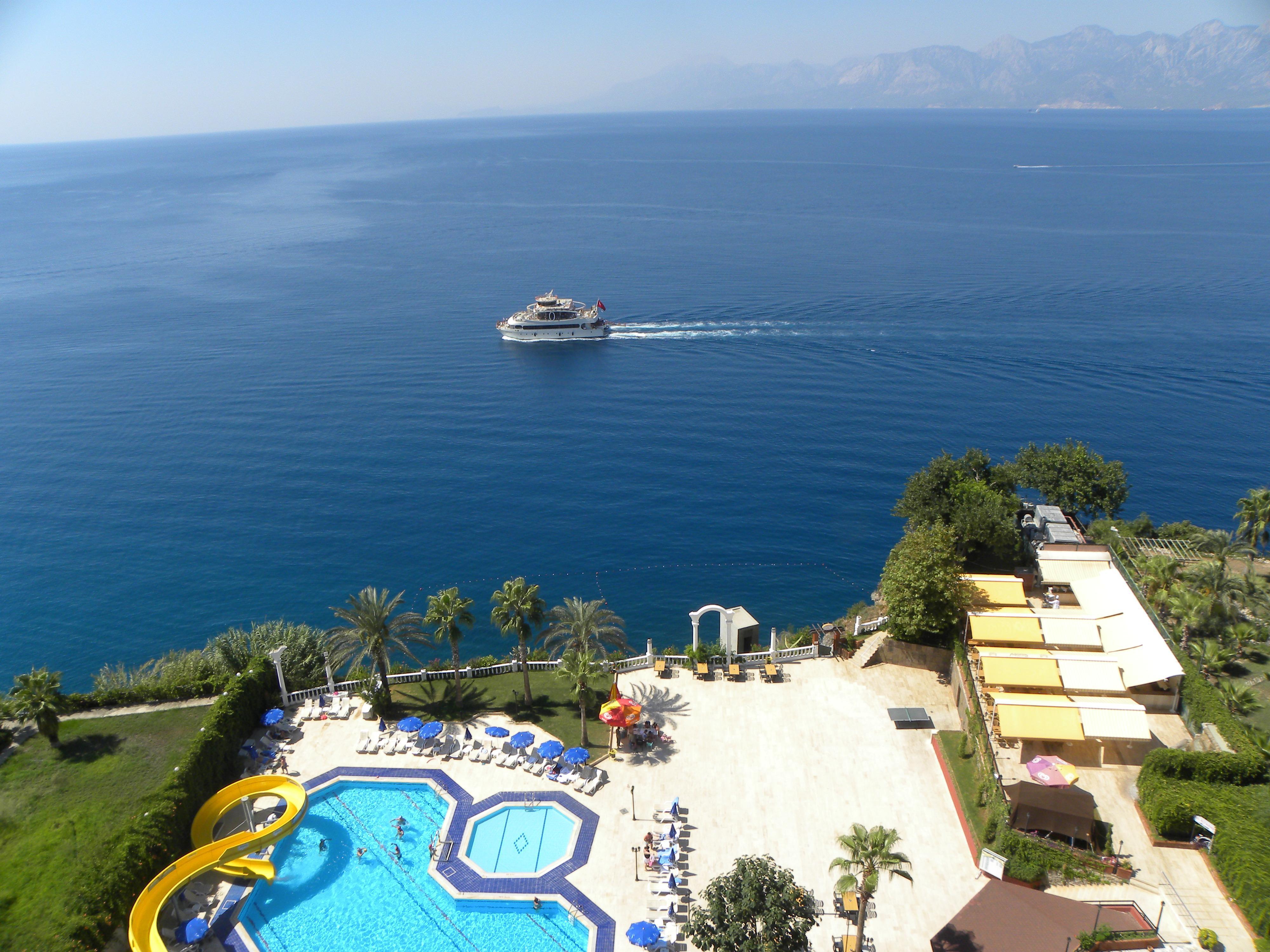 Adonis Otel 4*