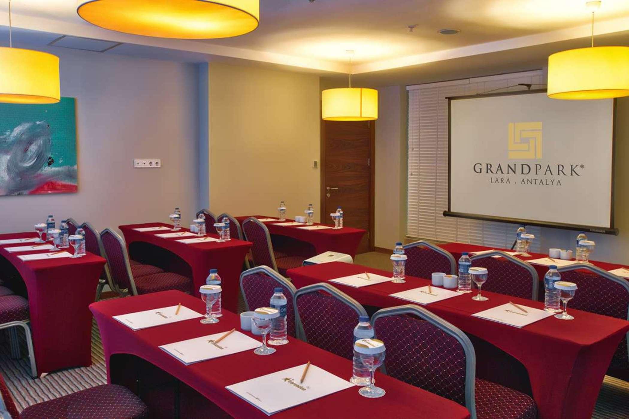 Hotel Grand Park Lara