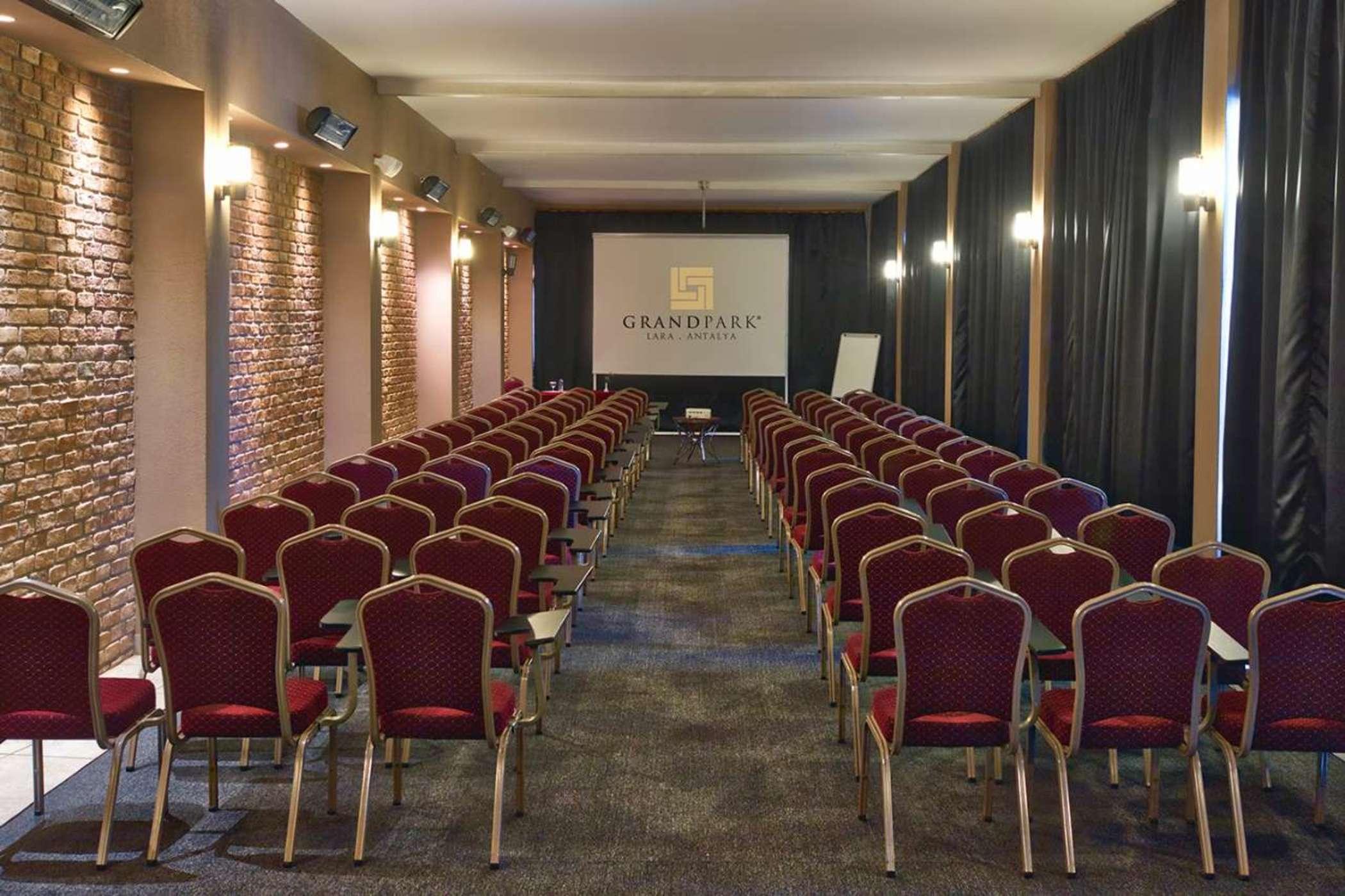 Grand Park Lara Hotel 4*
