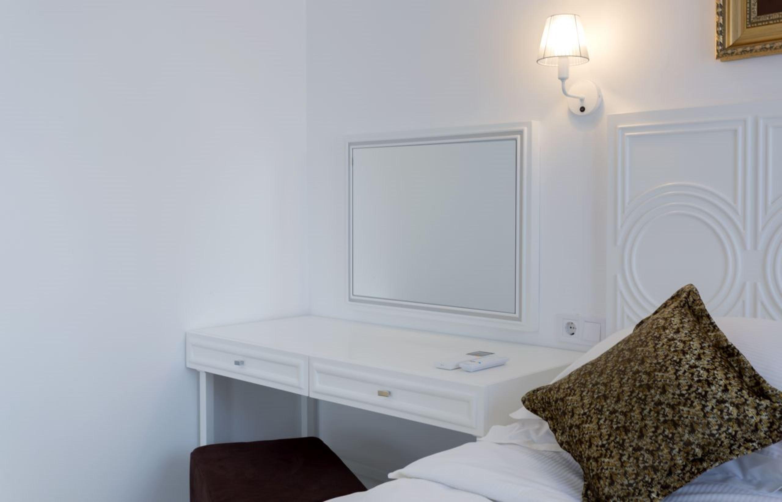 Otel Wise & - Adults Only 3*