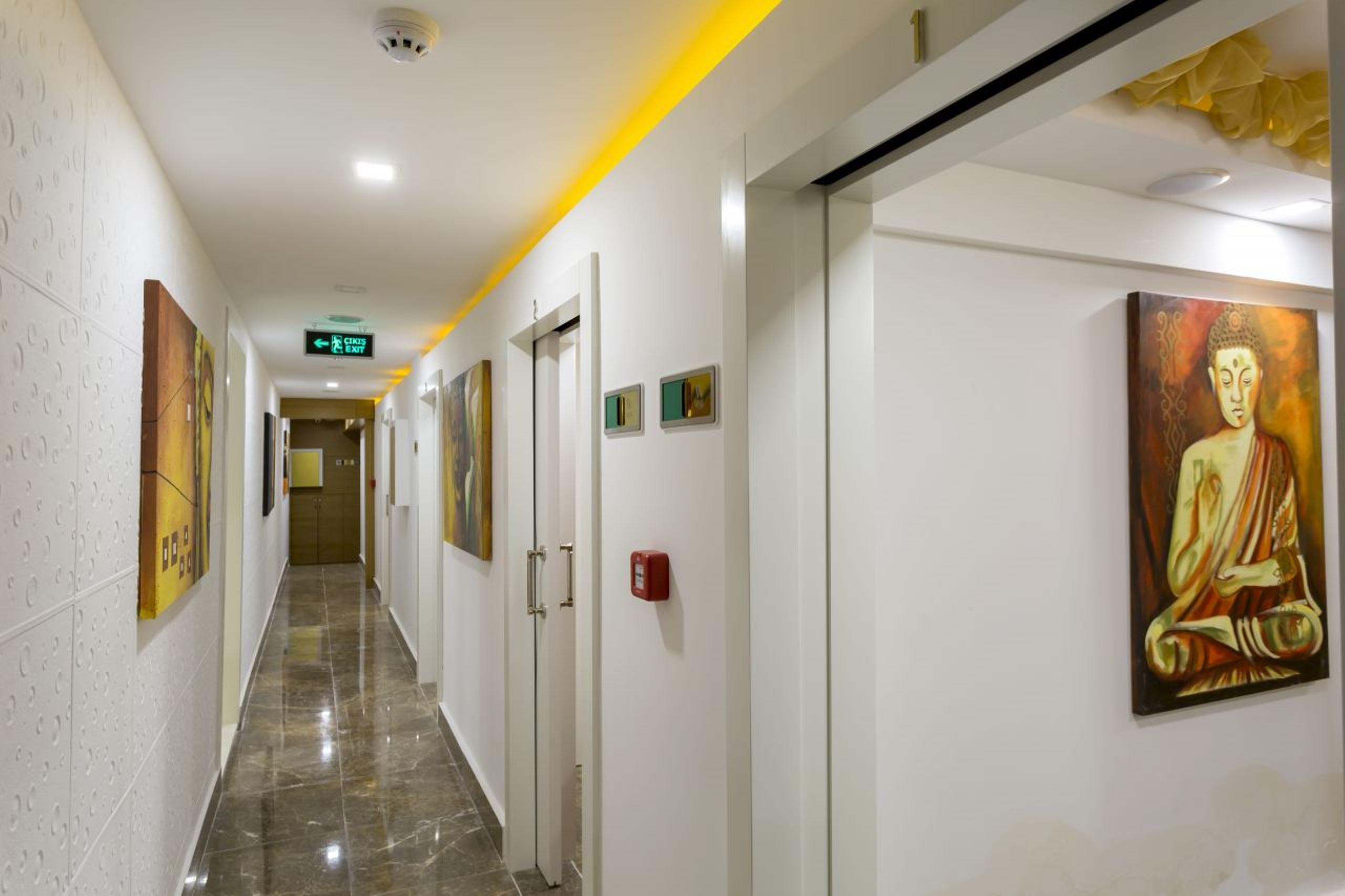 Wise & - Adults Only Otel 3*