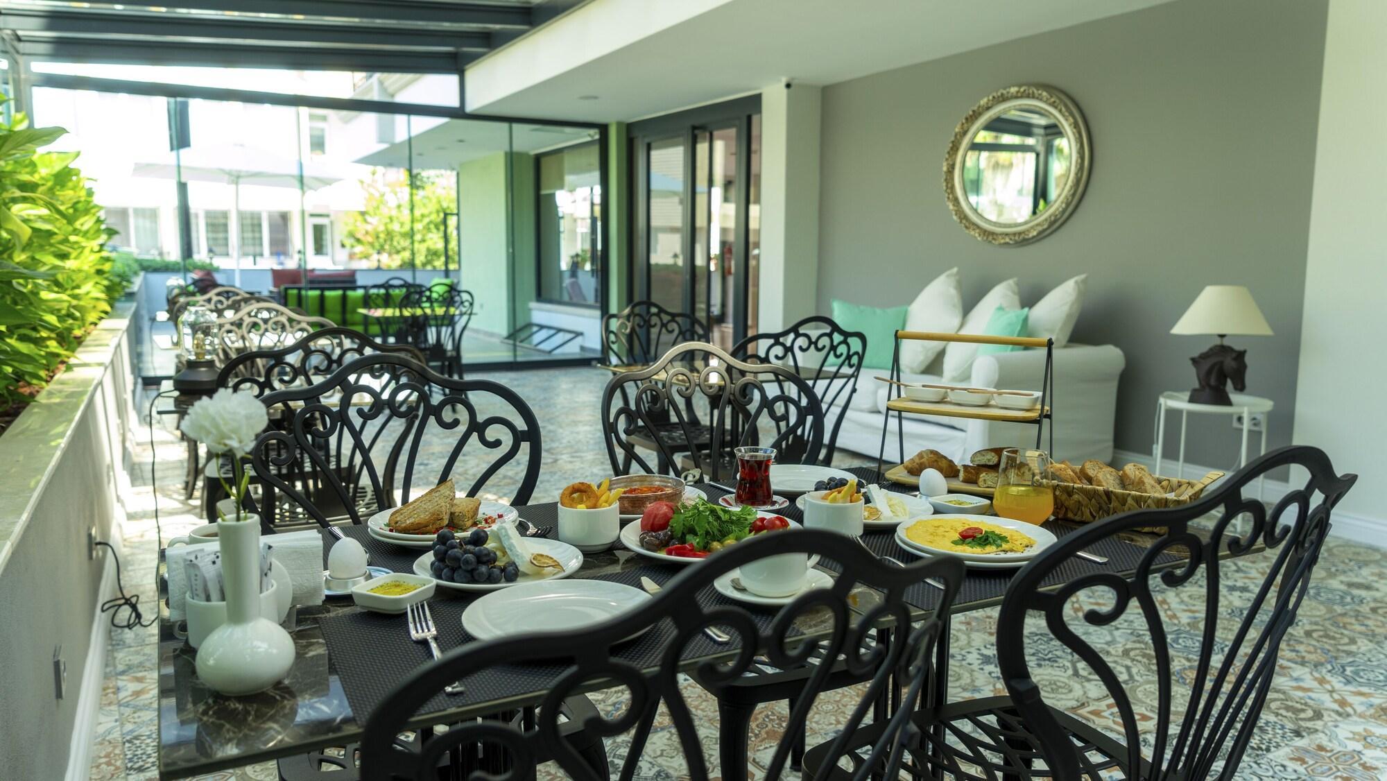 The Mori Club Hotel