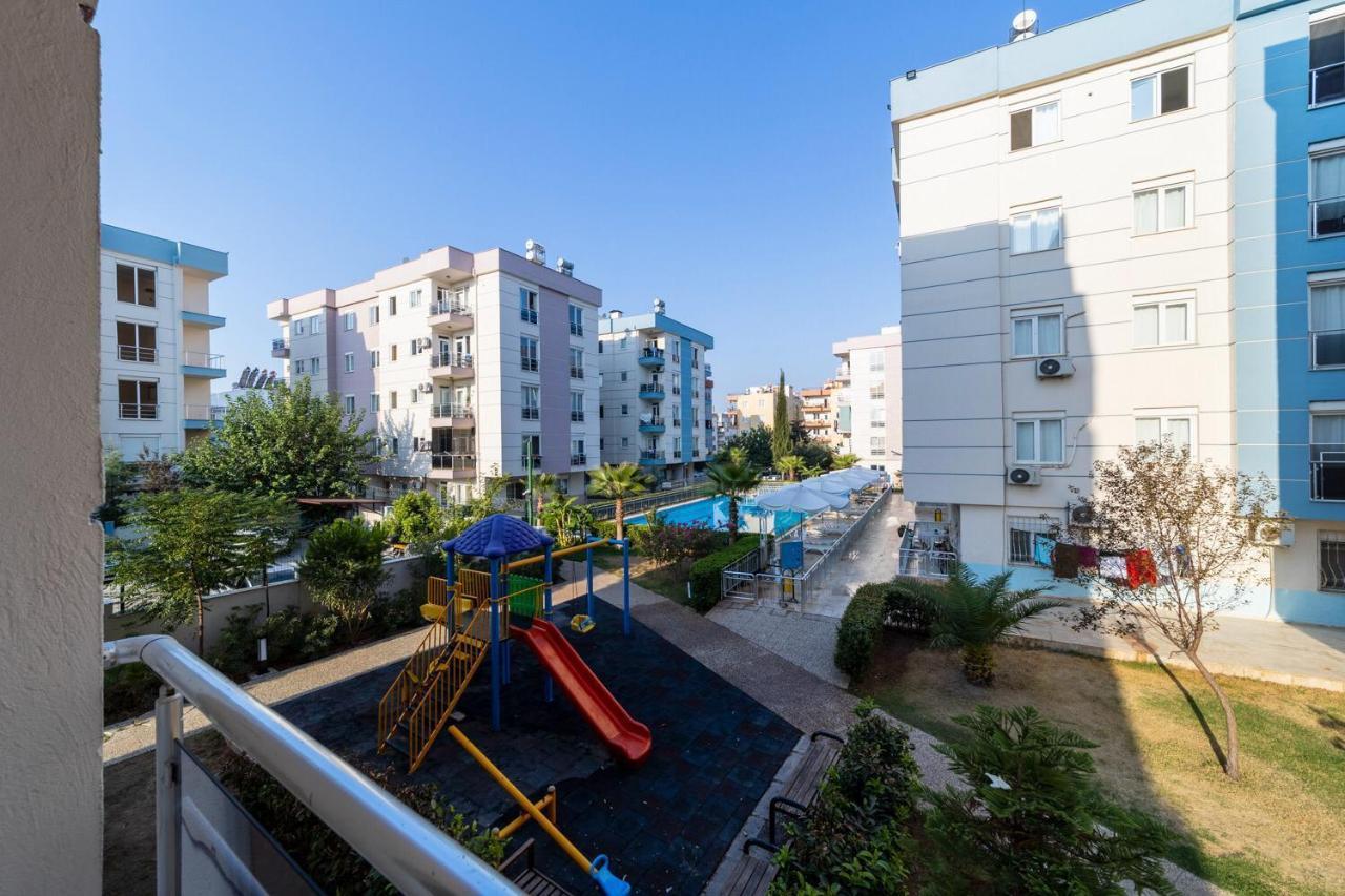 Flat In With Shared Pool And Garden Apartment *