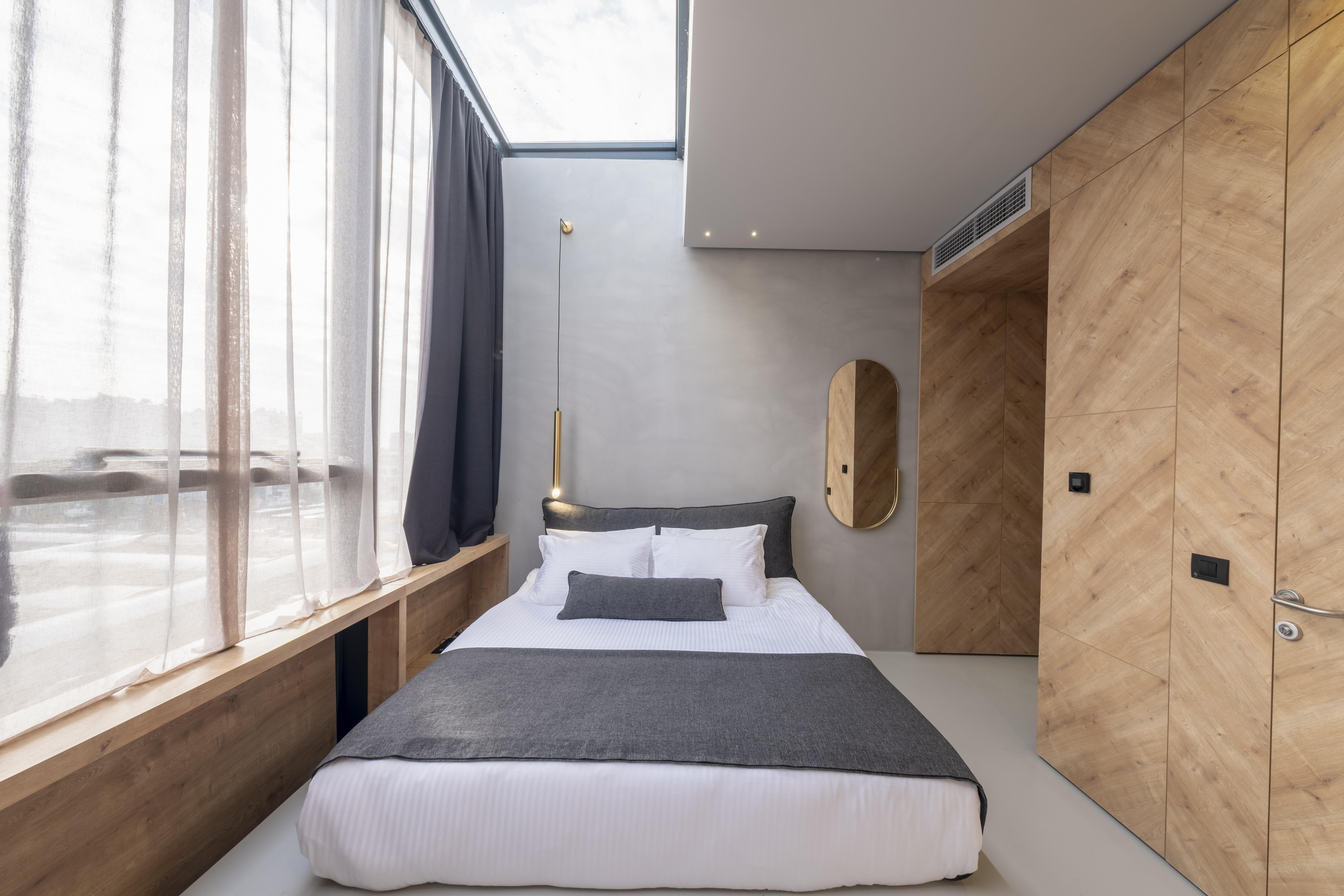 Ag Hotel
