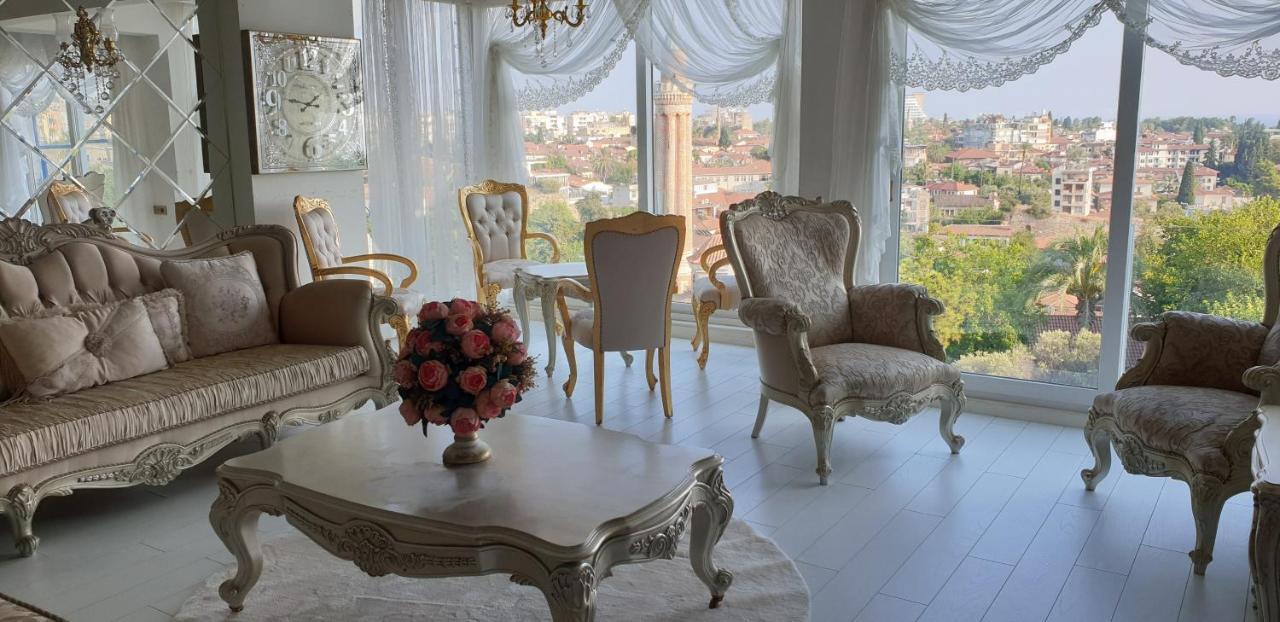 Konyaalti Plajina 10 Dakika Kral Dairesi Antalya