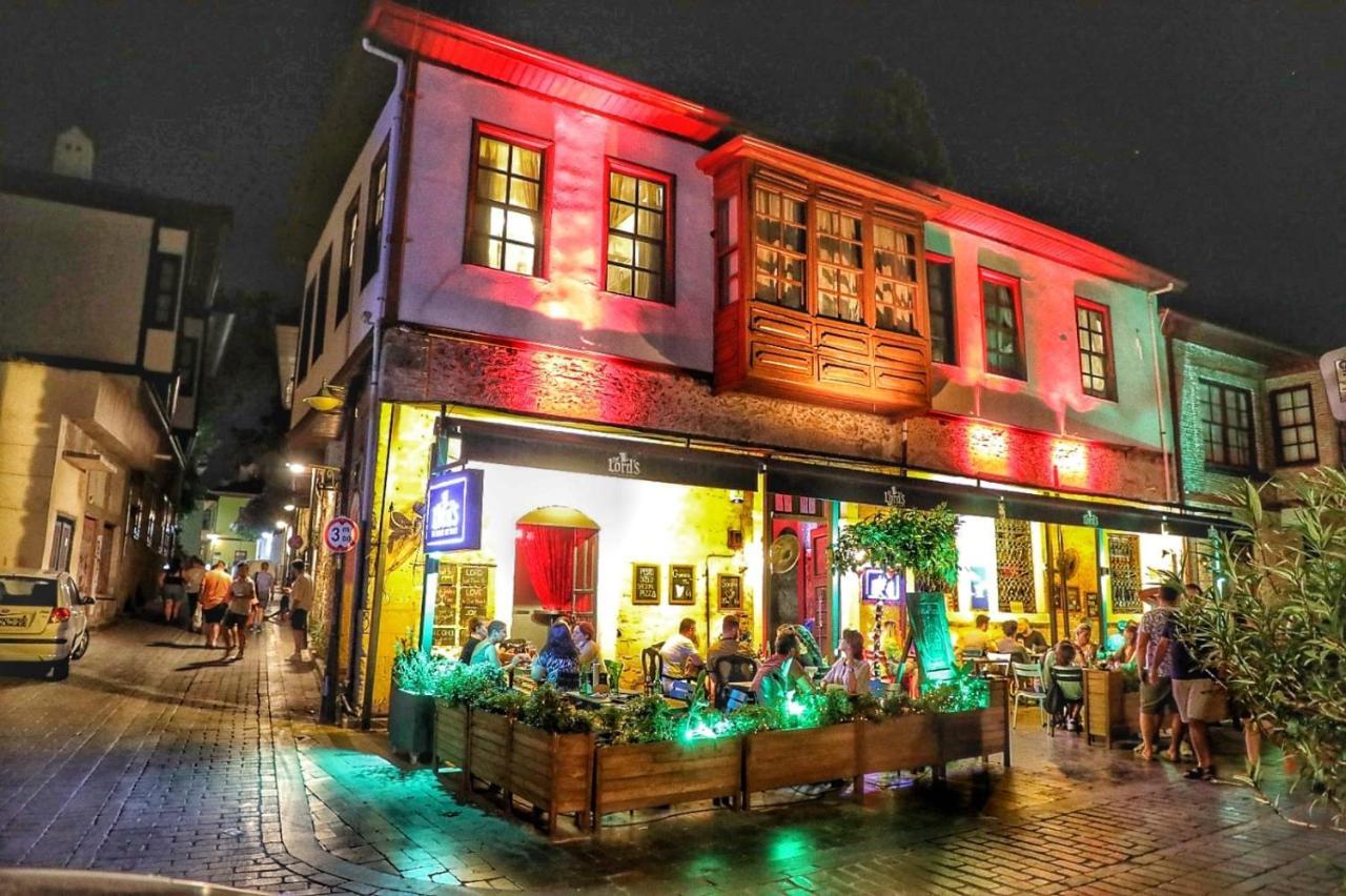 Lords & Pub Hostel Antalya