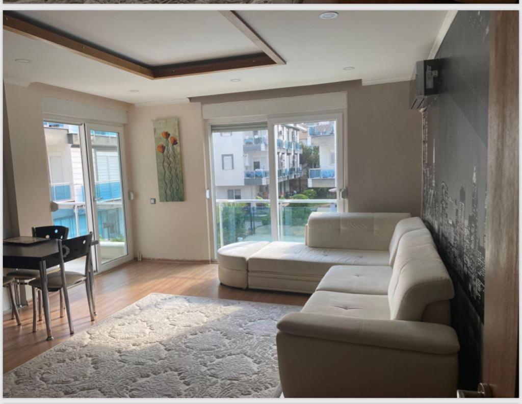 Magnificent 2+1 Flat With Swimming Pool In Lara *