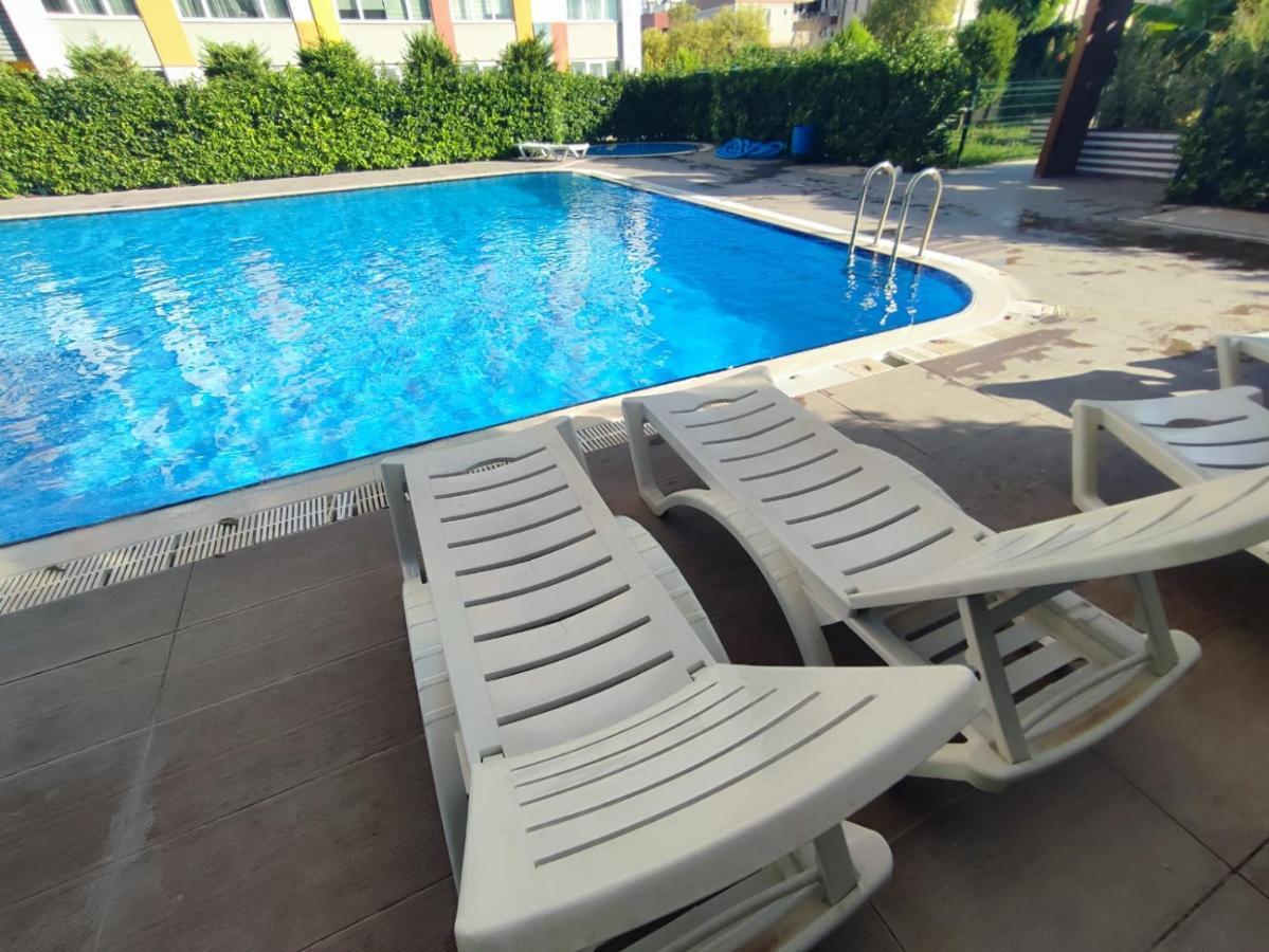 Legoland Complex Pool, Security *