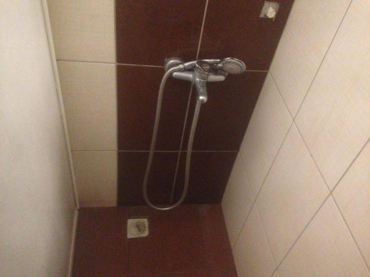 4 Persons Flat House - Cheap Homestay Sleeping Place Apartment