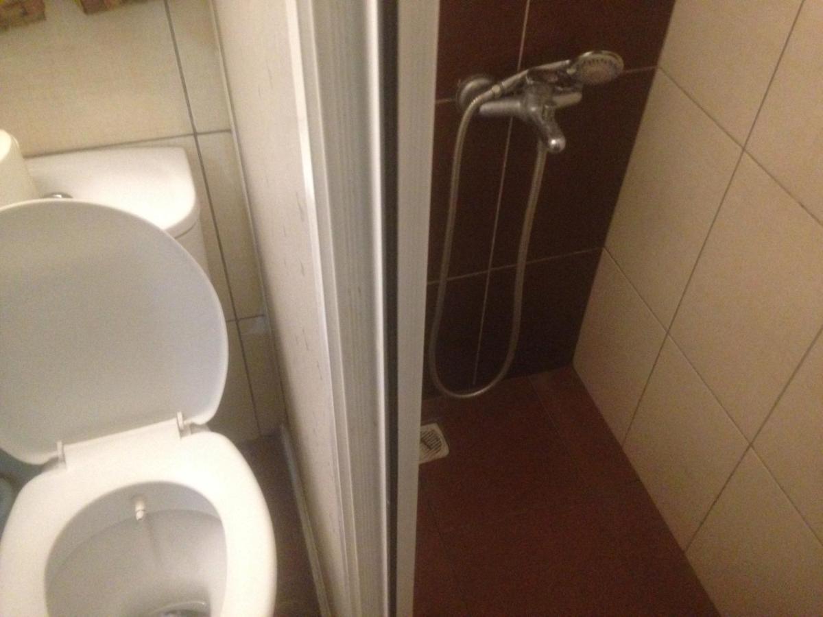 Apartment 4 Persons Flat House - Cheap Homestay Sleeping Place