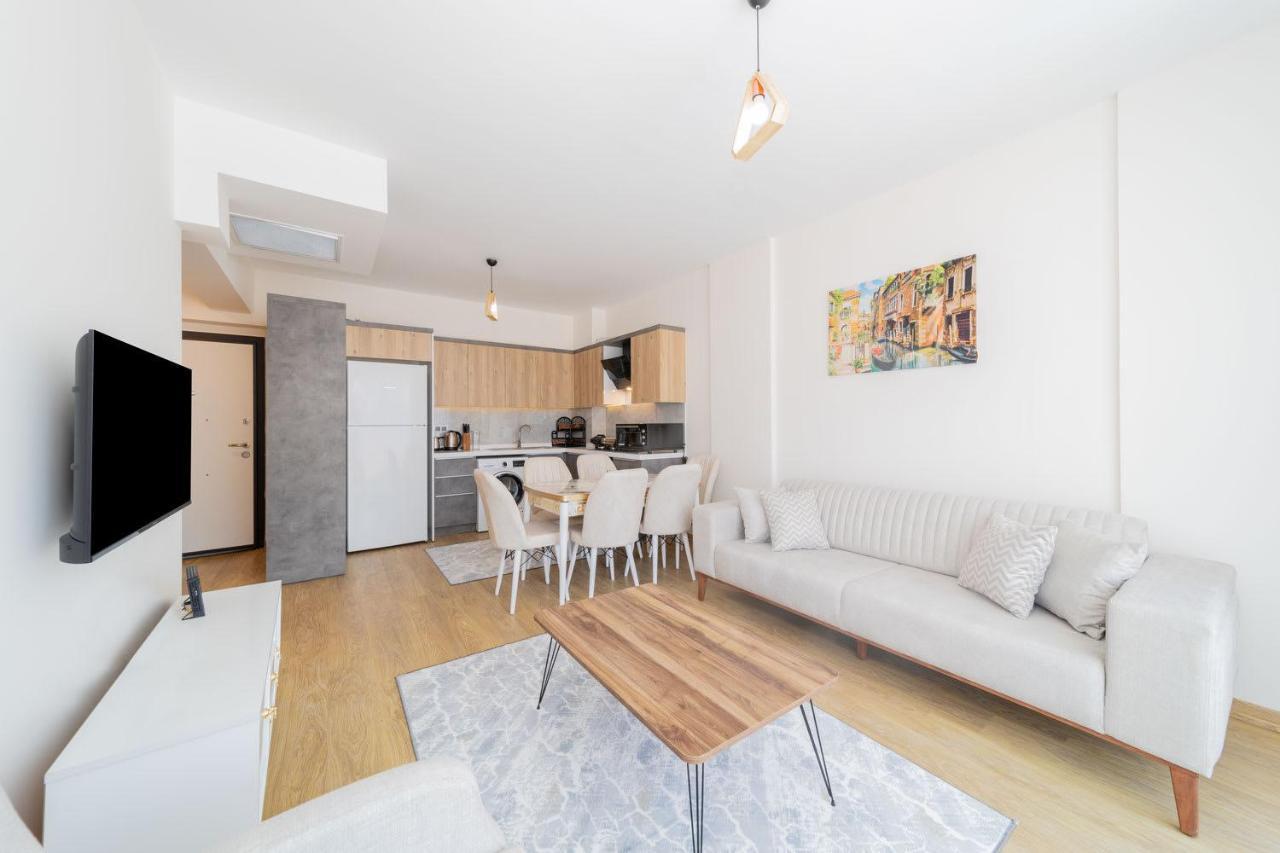 Remarkable Flat With Shared Pool In Kepez Antalya