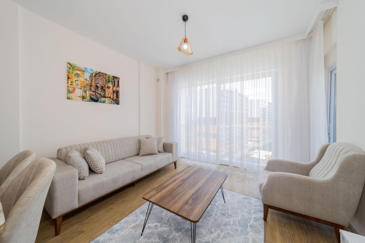 Remarkable Flat With Shared Pool In Kepez *