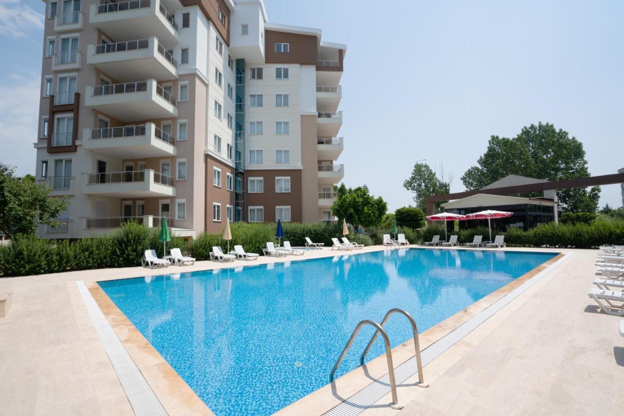 Aparthotel River Park Lara *