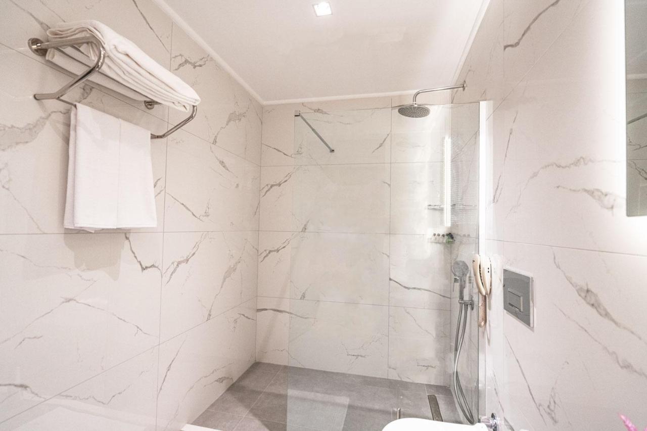 Safir Kundu Apart Otel *