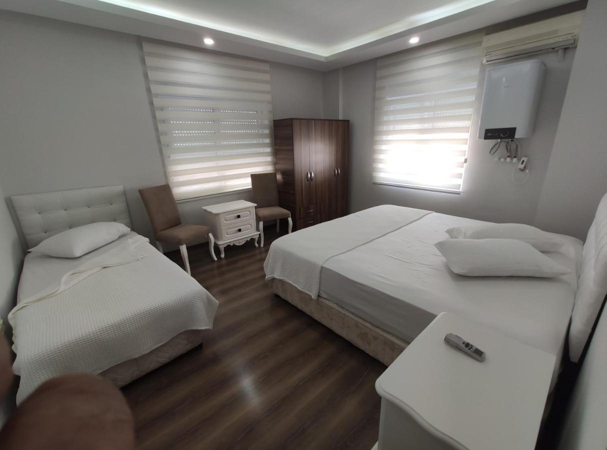 Aparthotel Hadrian And *