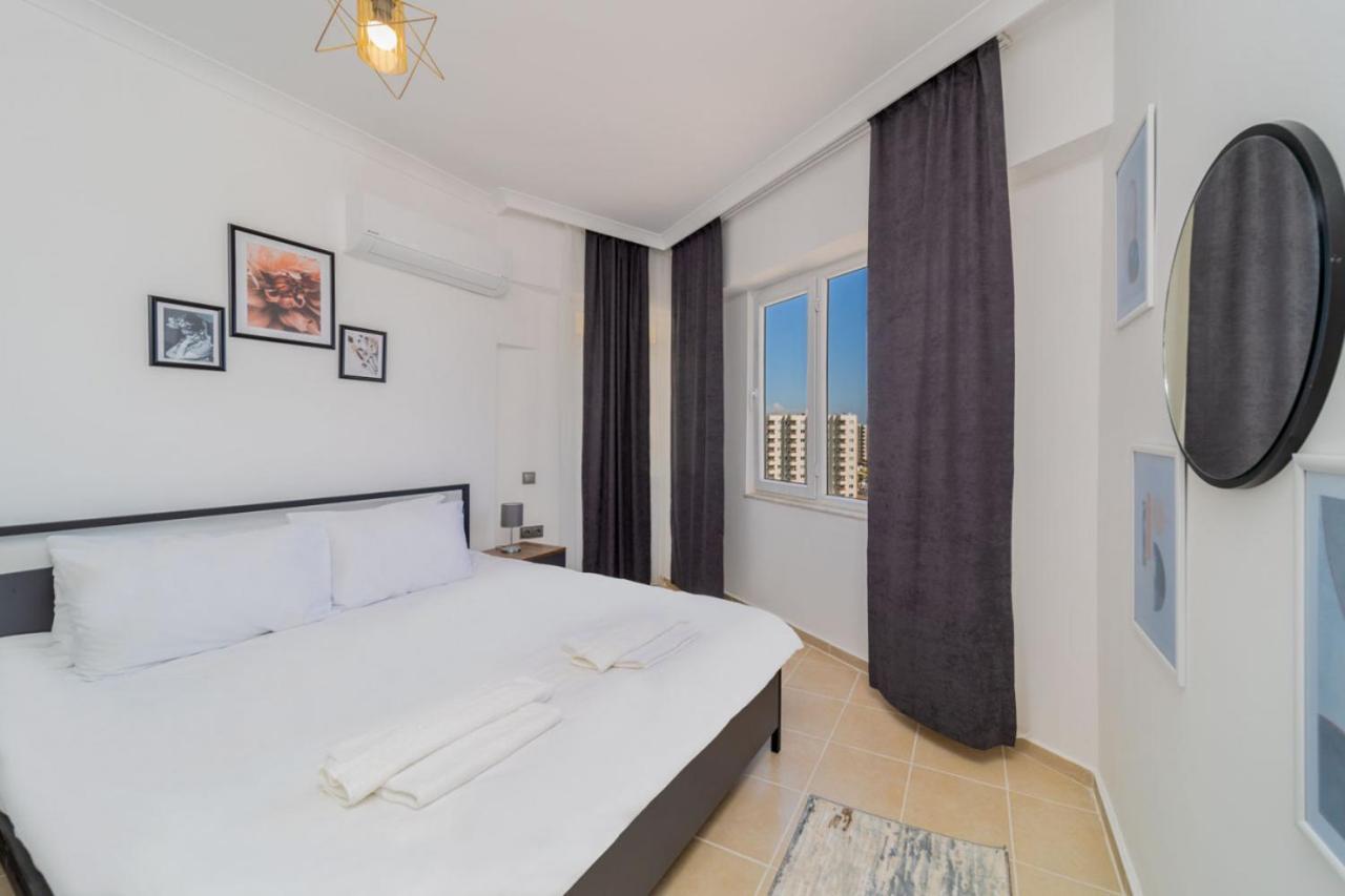 Sea View Near With Balcony In Aksu Daire