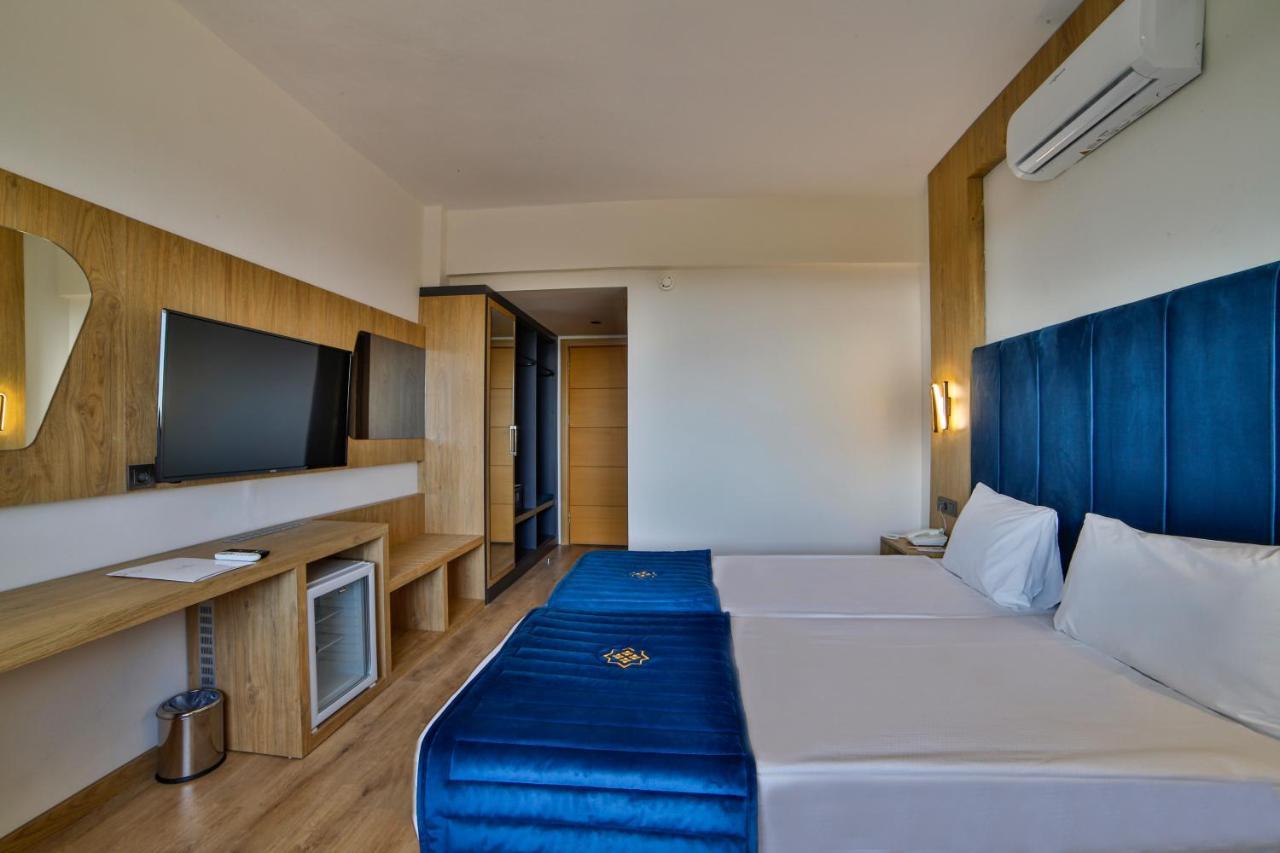 Otel Nashira 4*