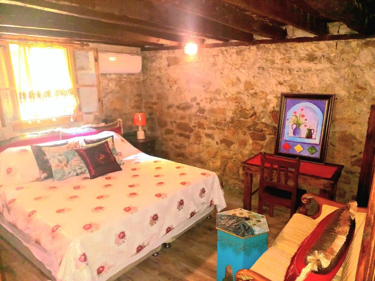 Demeter Rose Stonehouse Pansion Homestay *