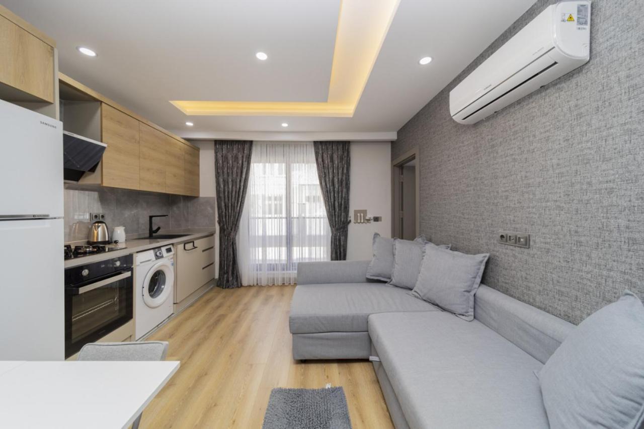 Chic Flat With Central Location In Muratpasa