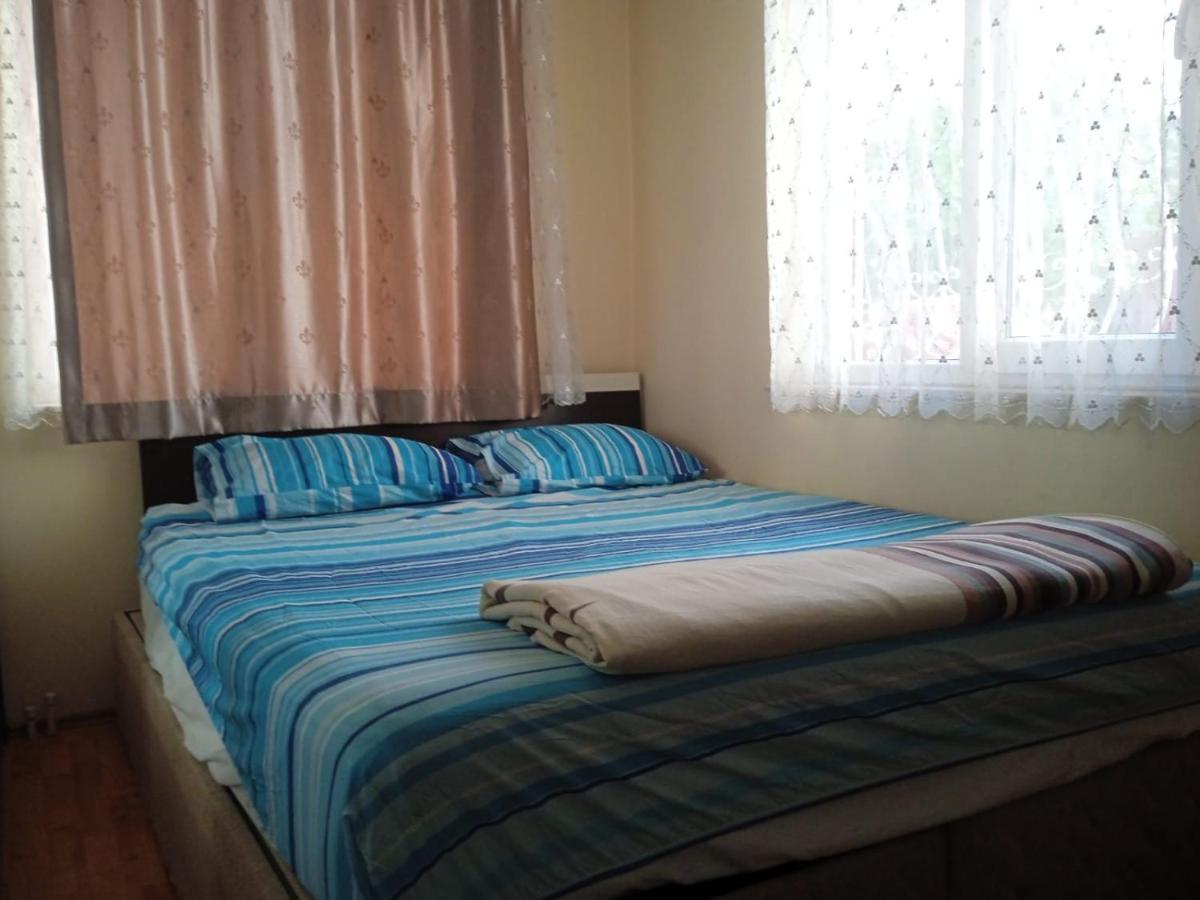 4 Persons Flat House - Cheap Homestay Sleeping Place Apartment