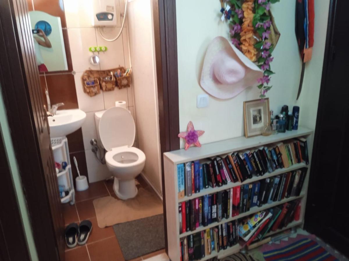 4 Persons Flat House - Cheap Homestay Sleeping Place Apartment