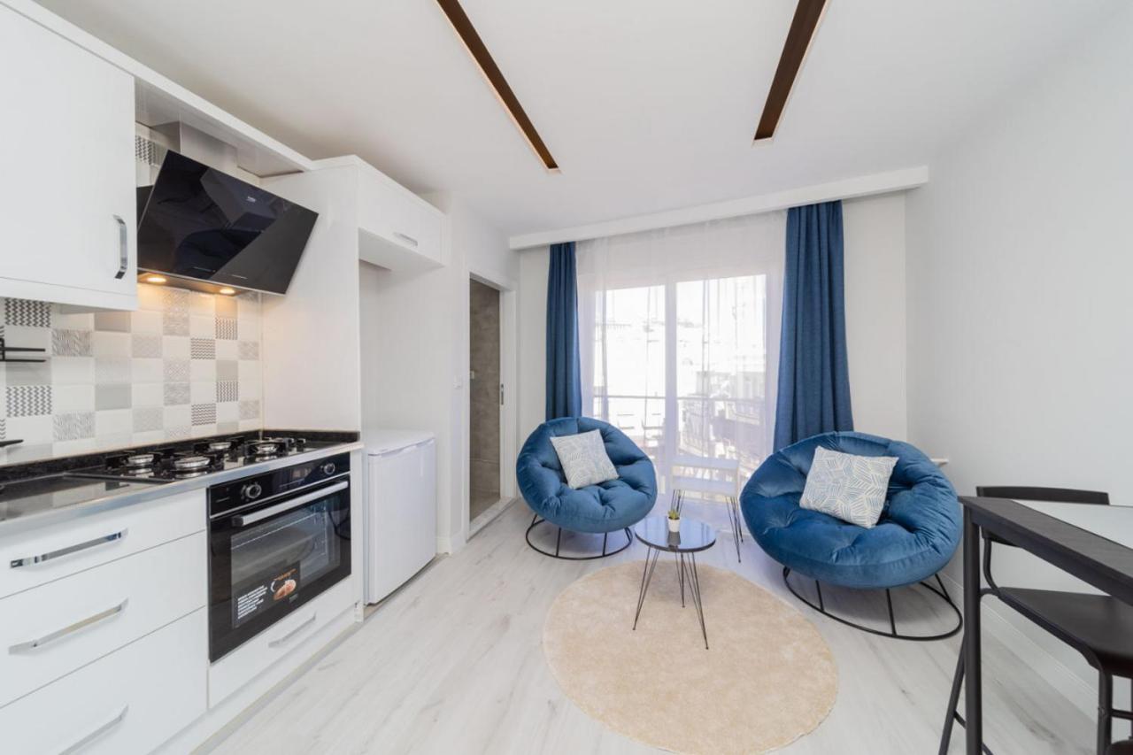 Comfy With Balcony In Muratpasa Apartment *