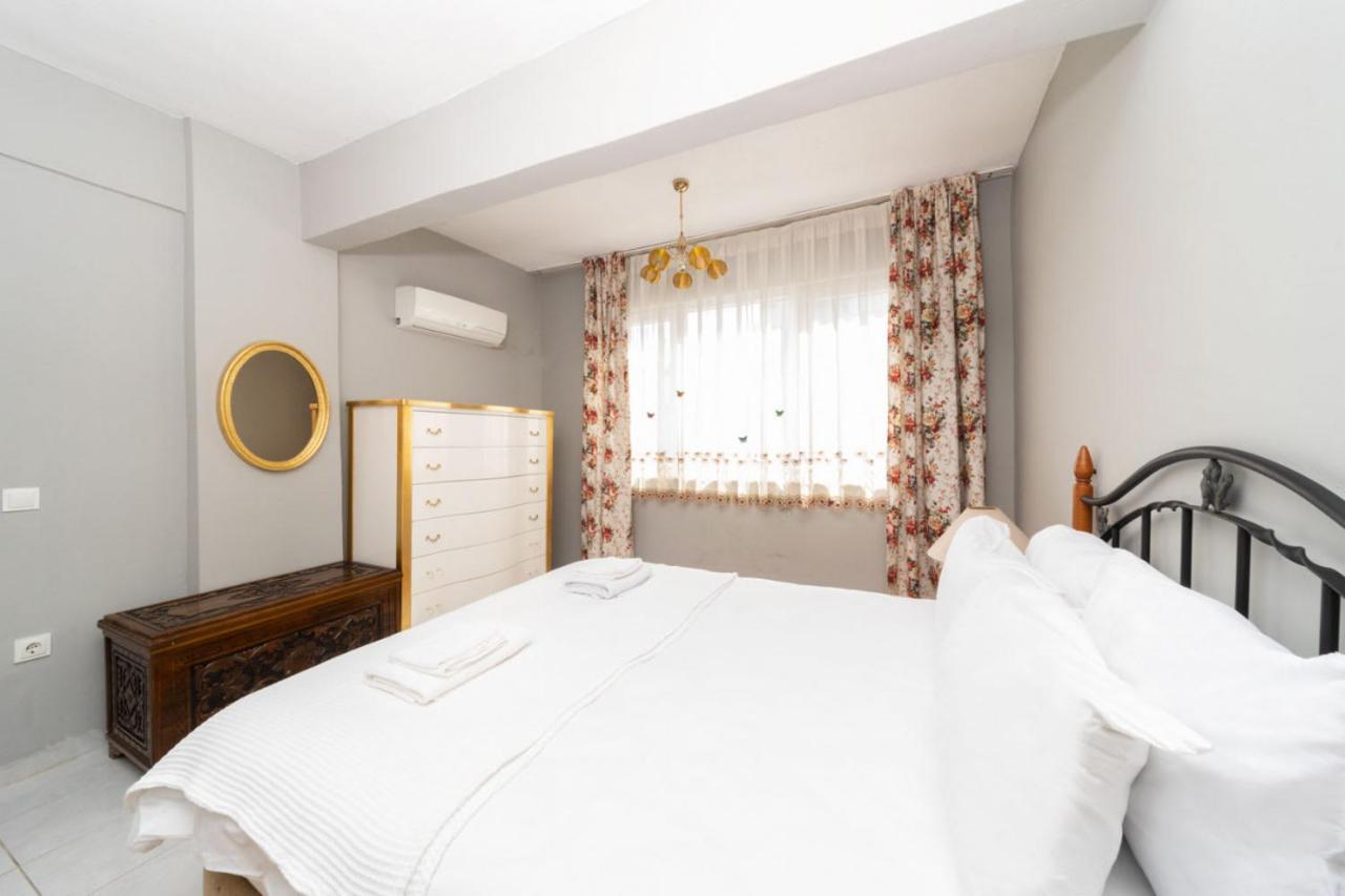 Apartment Colorful Flat Close To The Coast In Muratpasa *