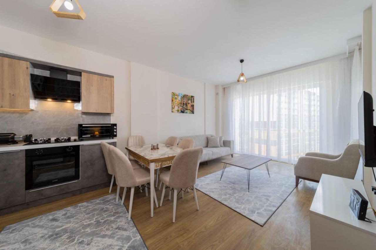 Apartment Remarkable Flat With Shared Pool In Kepez *