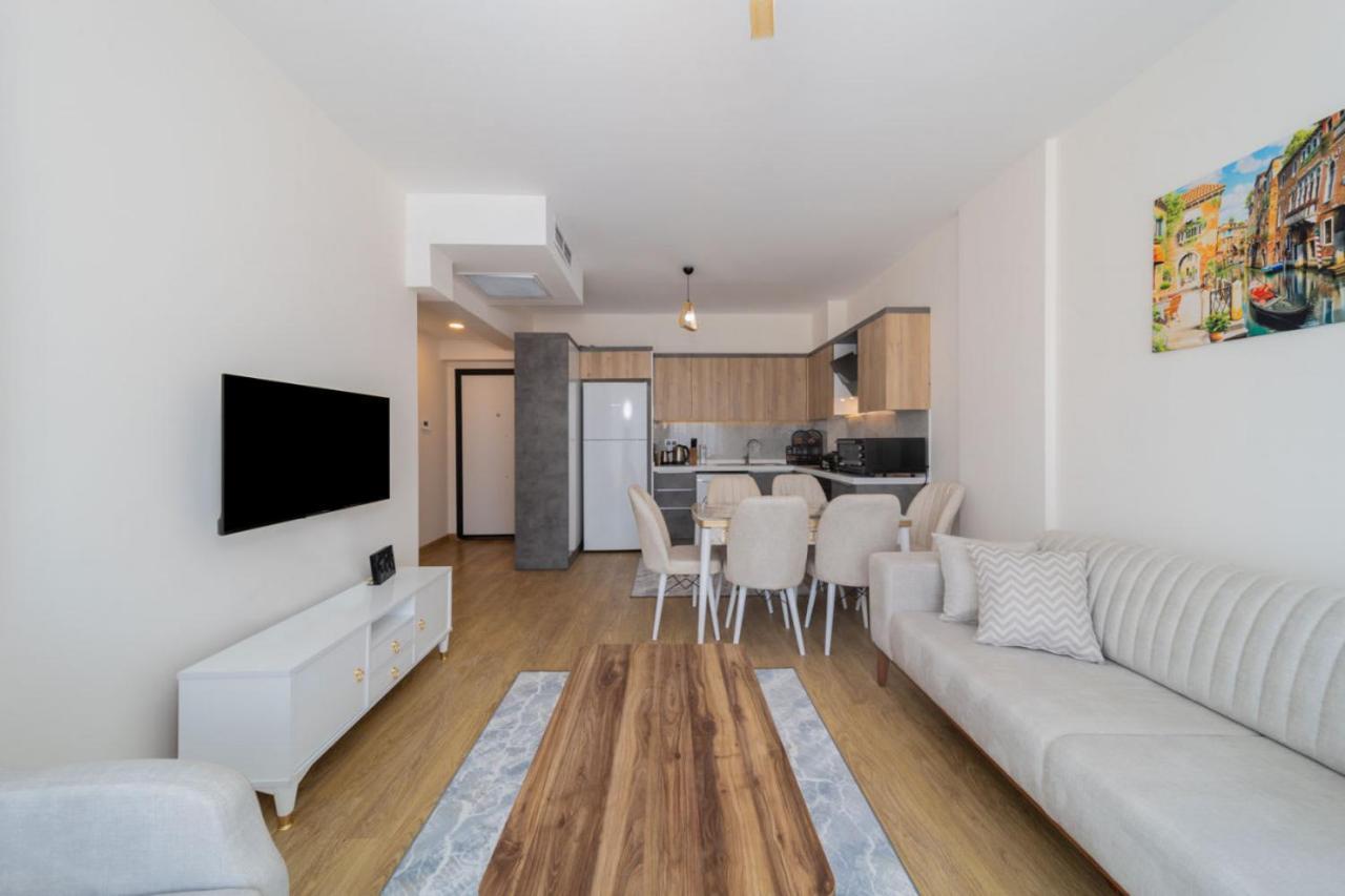 Apartment Remarkable Flat With Shared Pool In Kepez Antalya