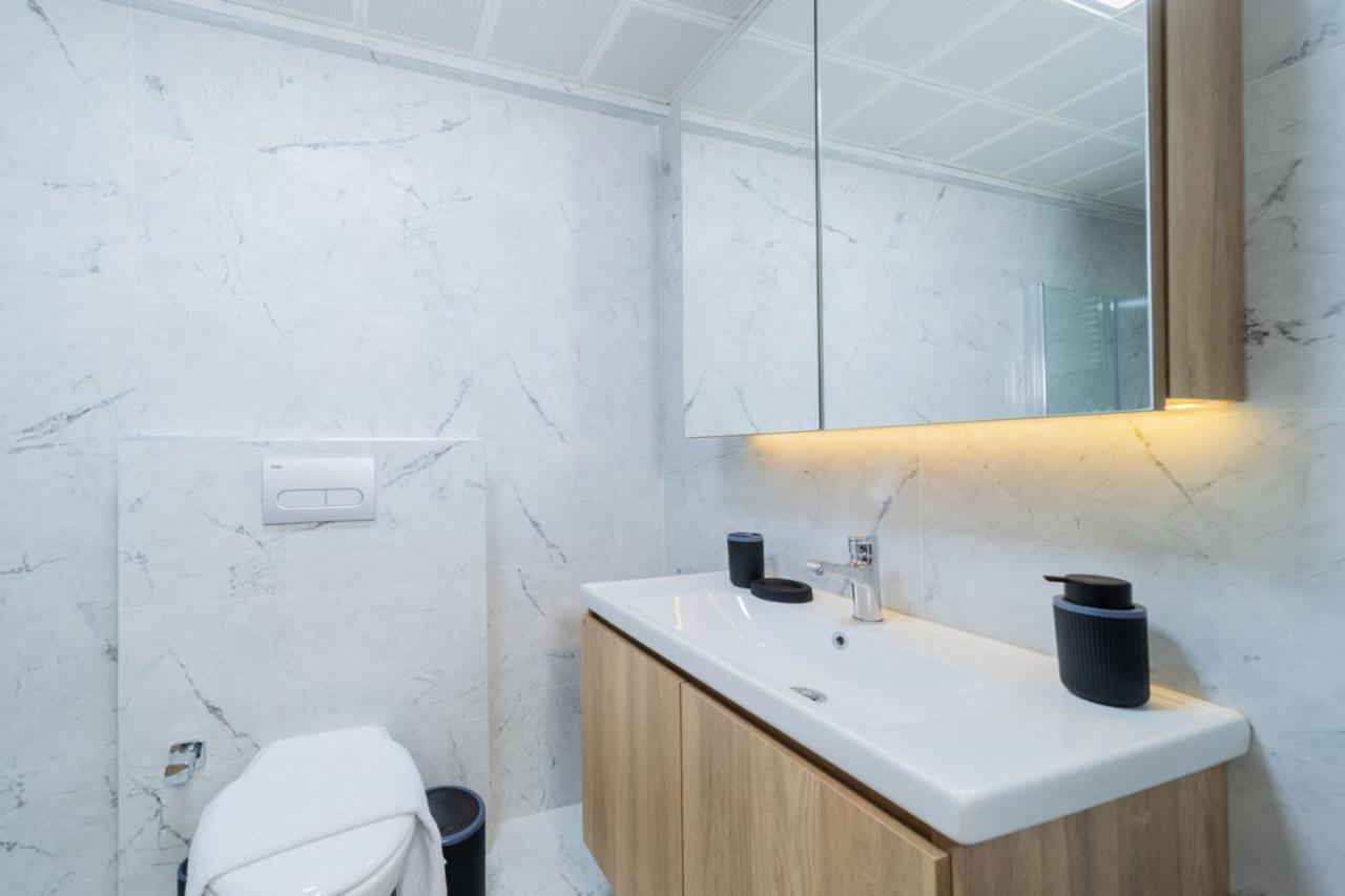 Remarkable Flat With Shared Pool In Kepez Apartment *