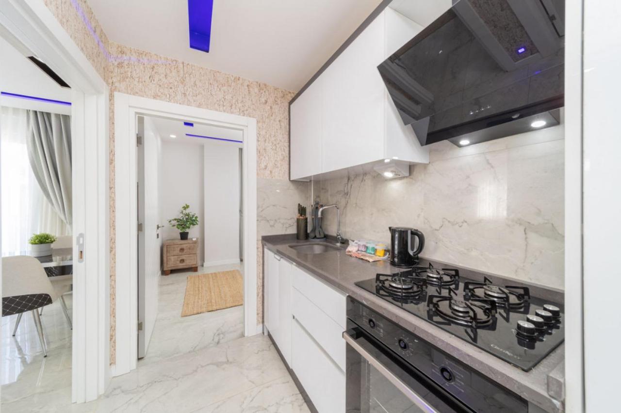 Modern Flat Near Beach In * Antalya